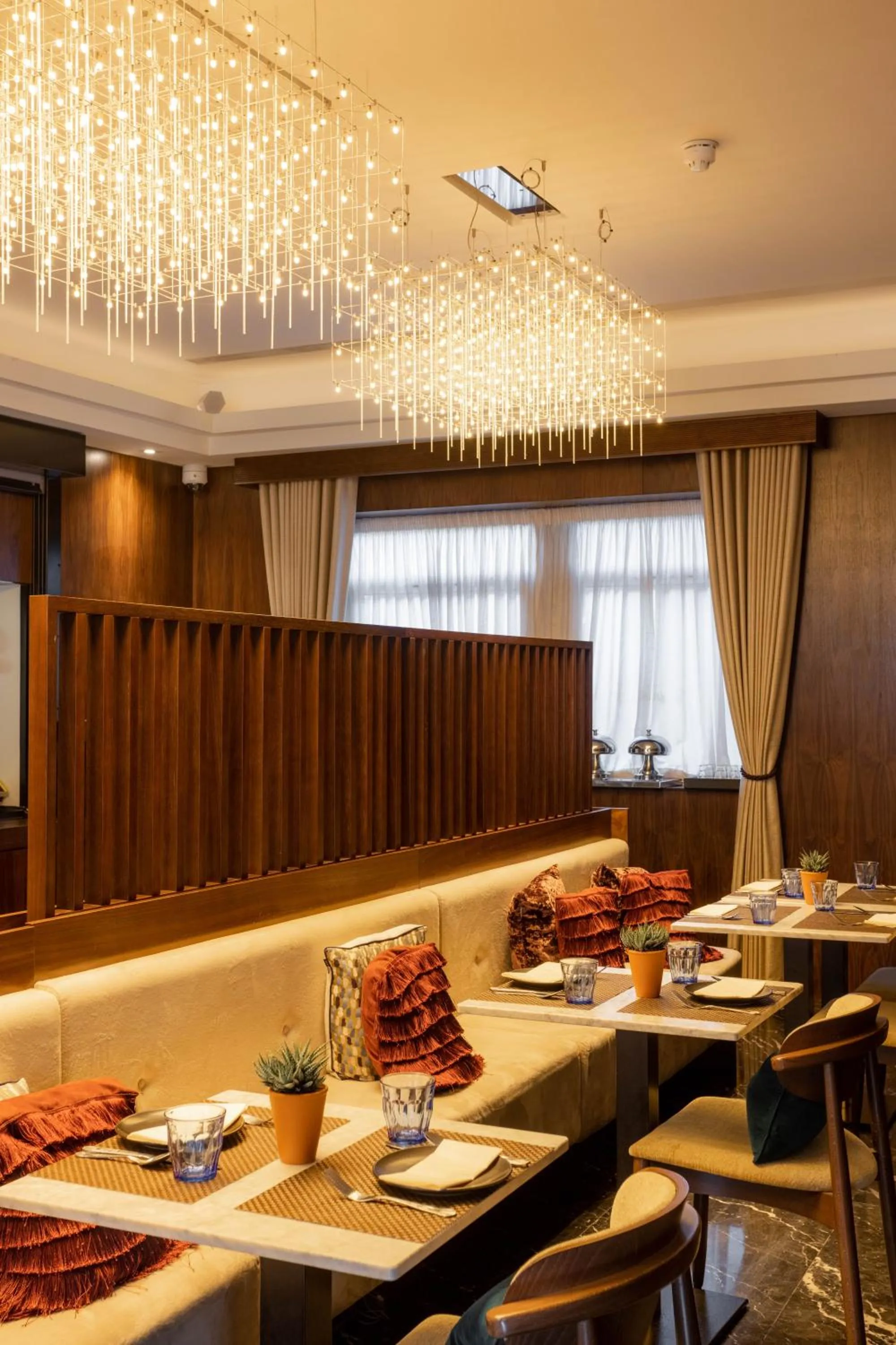 Restaurant/places to eat in Montcalm Chilworth Townhouse, Paddington