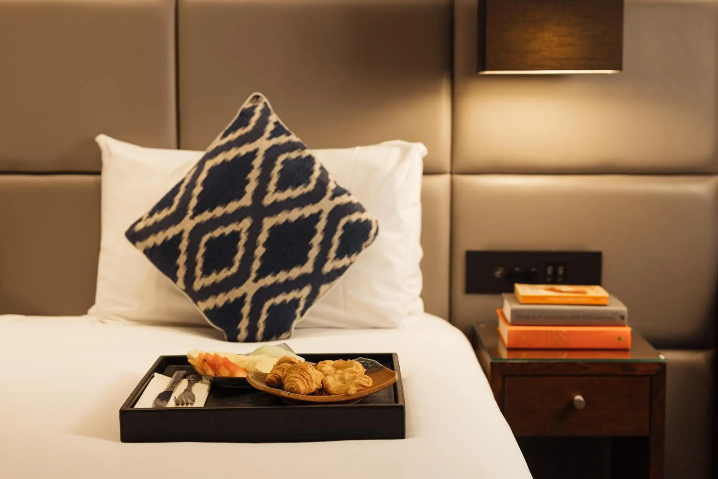 Bed in Montcalm Chilworth Townhouse, Paddington Bed in Montcalm Chilworth Townhouse, Paddington