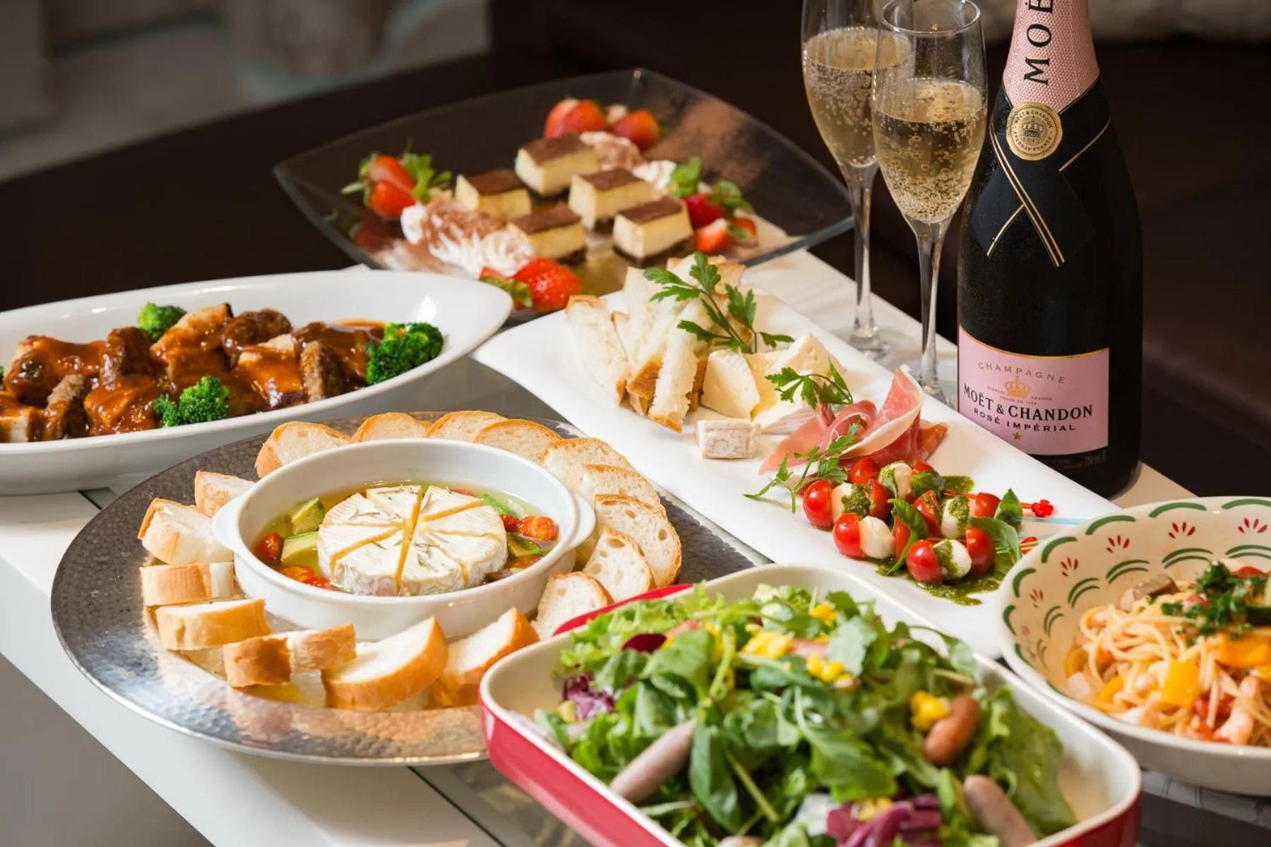 Meals in Hotel Venus Neo