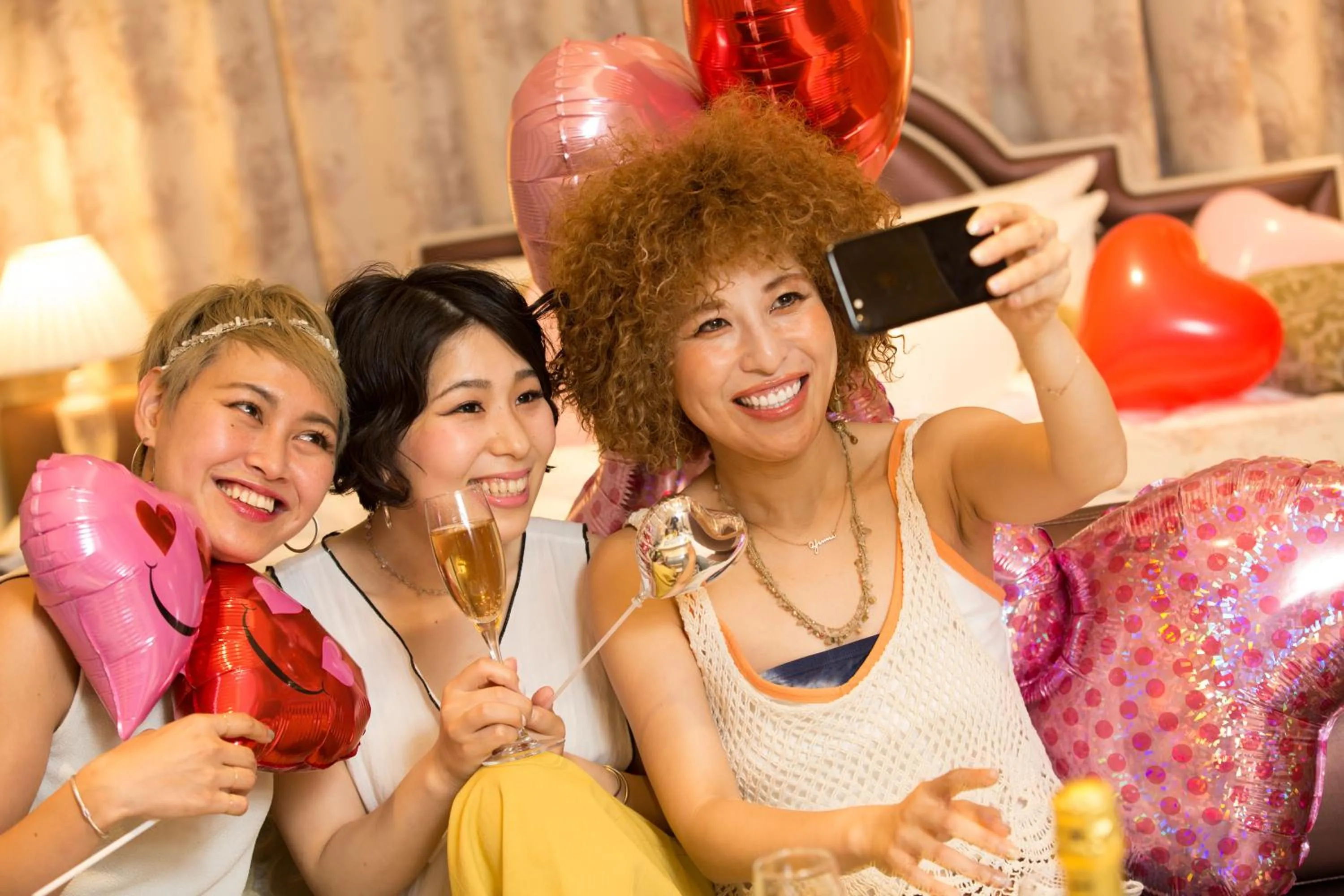 People in Hotel Venus Neo