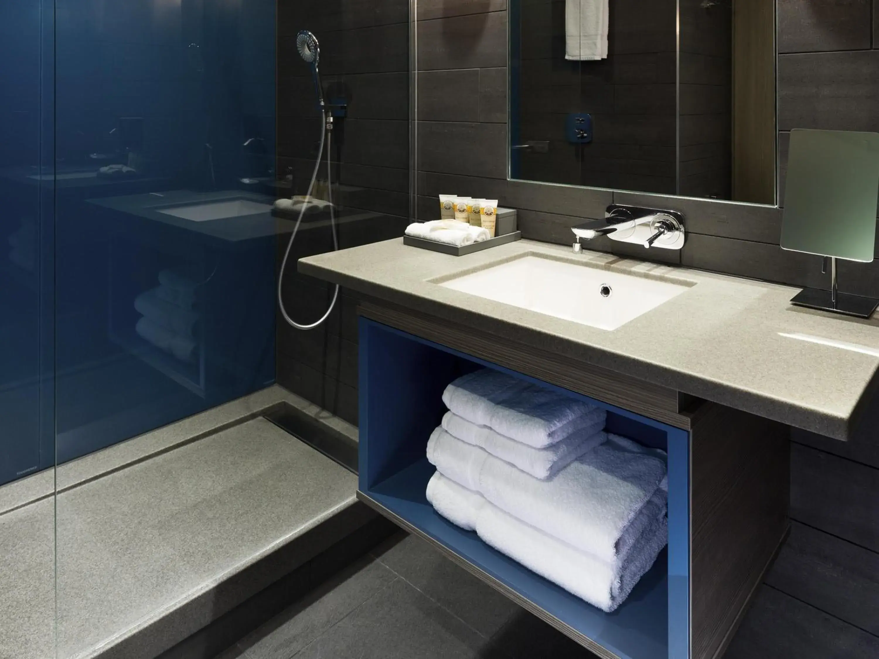 Bedroom in Pullman London St Pancras Bedroom in Pullman London St Pancras