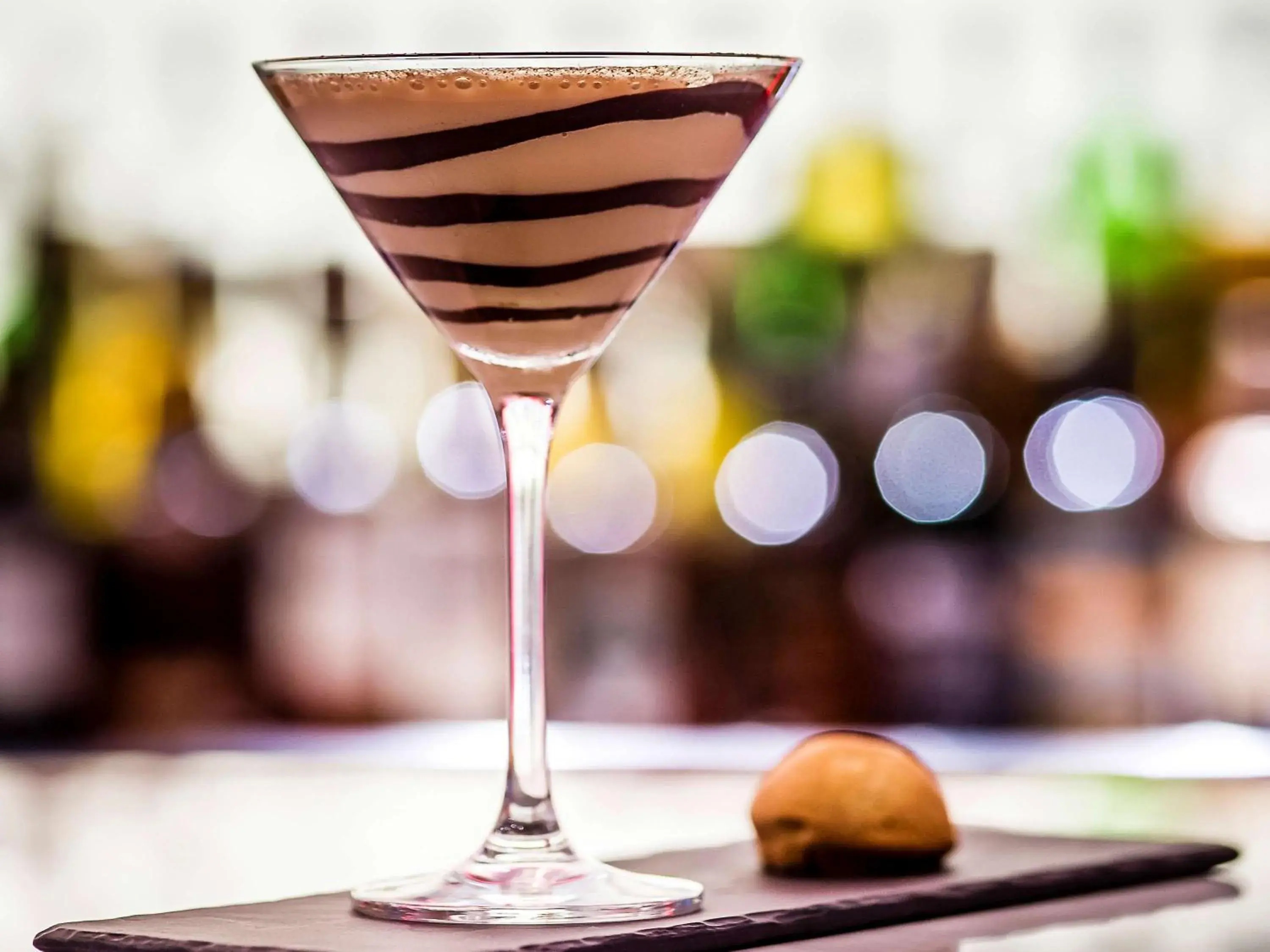 Lounge or bar in Pullman London St Pancras Lounge or bar in Pullman London St Pancras