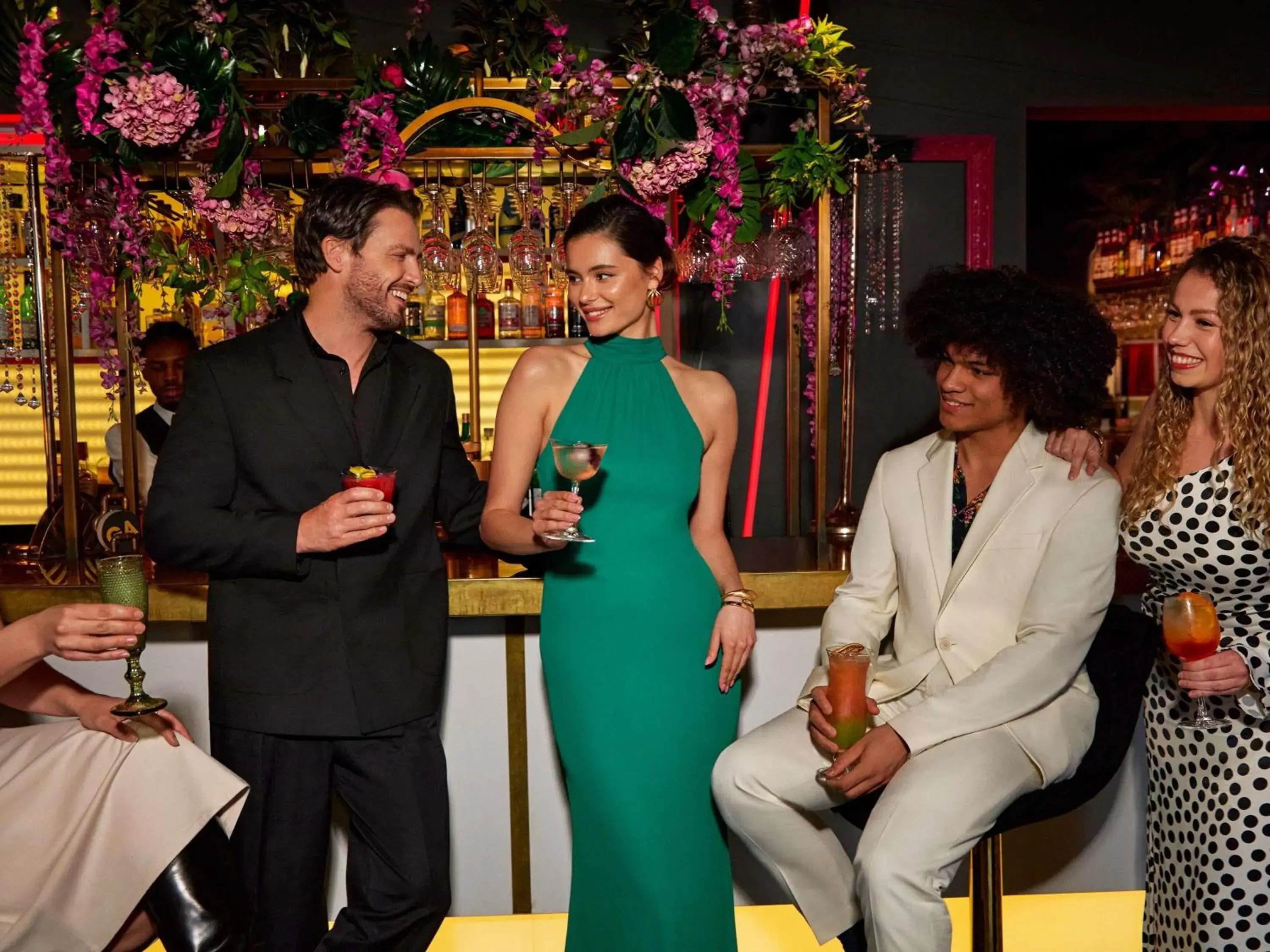 Lounge or bar in Pullman London St Pancras Lounge or bar in Pullman London St Pancras