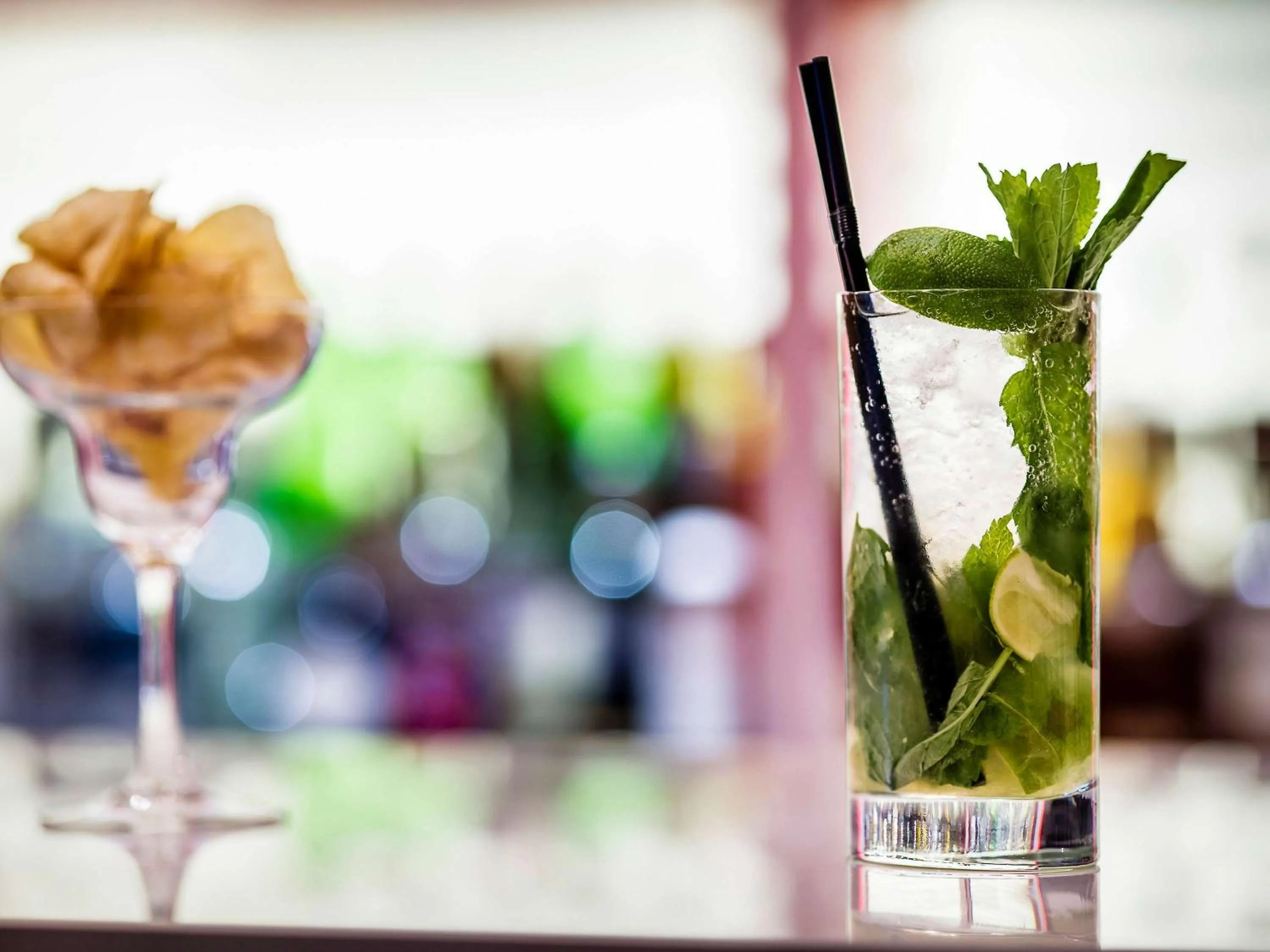 Lounge or bar in Pullman London St Pancras