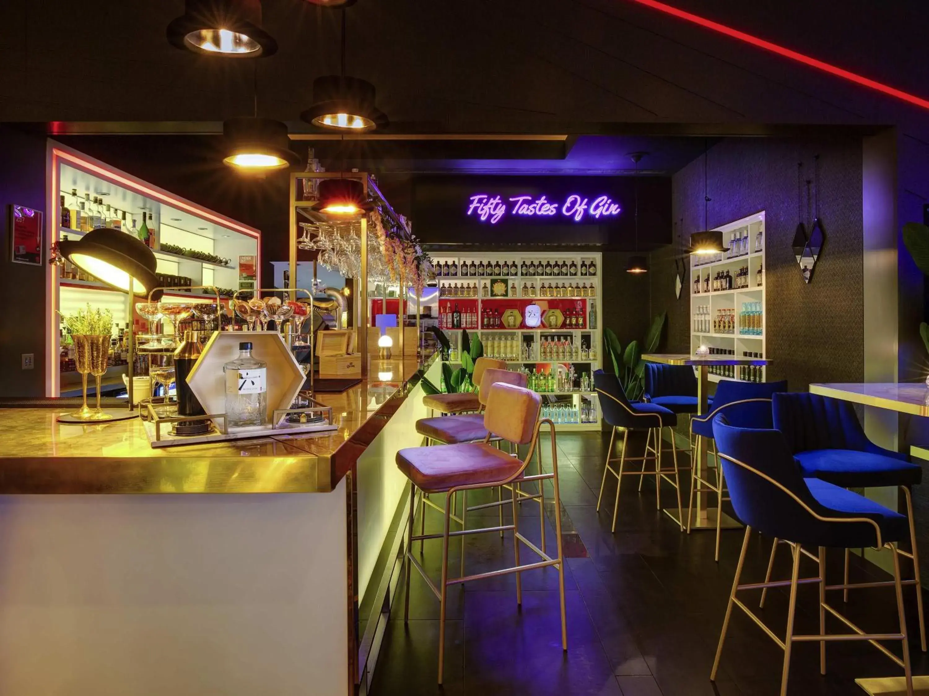 Lounge or bar in Pullman London St Pancras Lounge or bar in Pullman London St Pancras