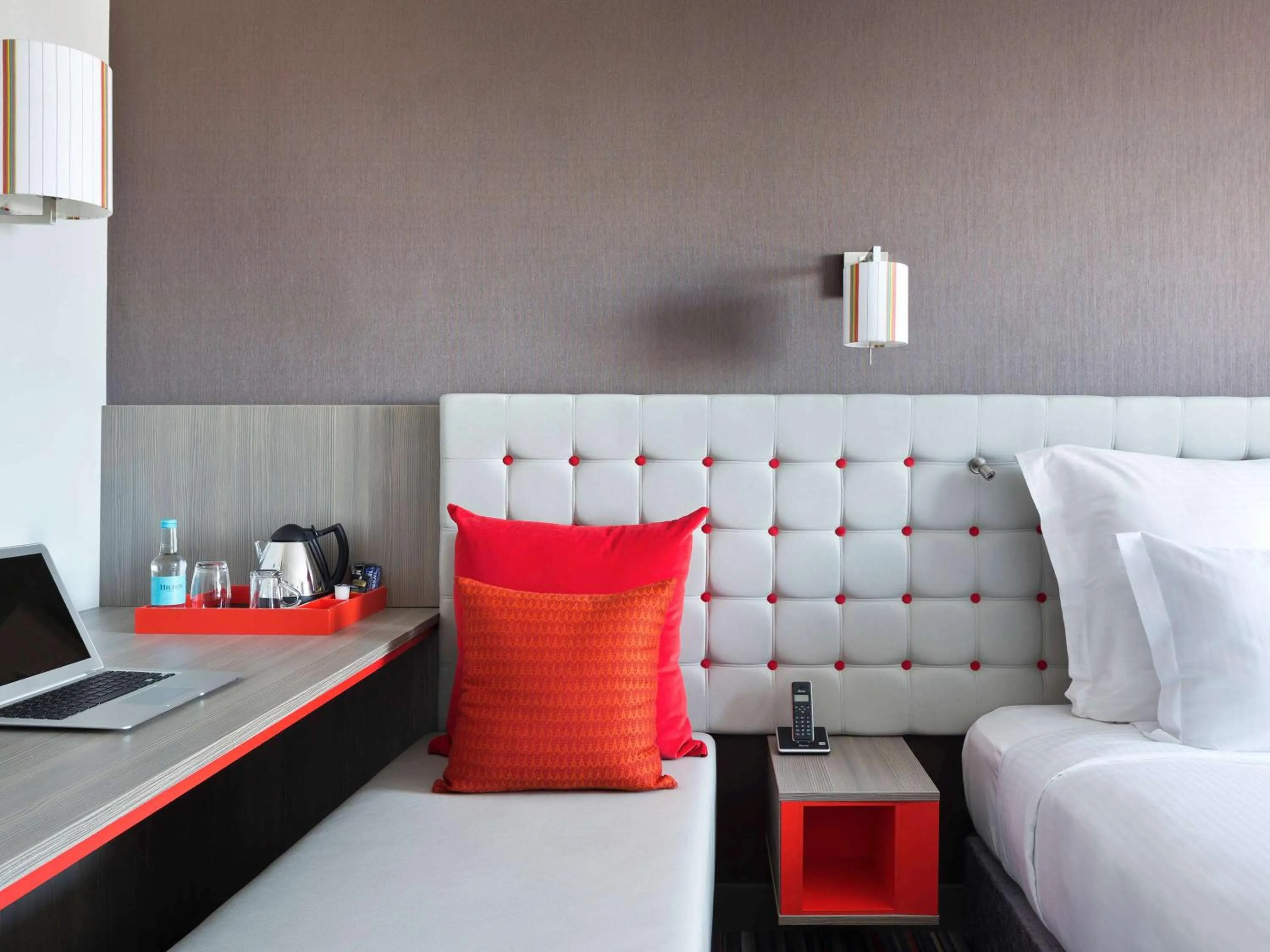 Photo of the whole room, Bed in Pullman London St Pancras