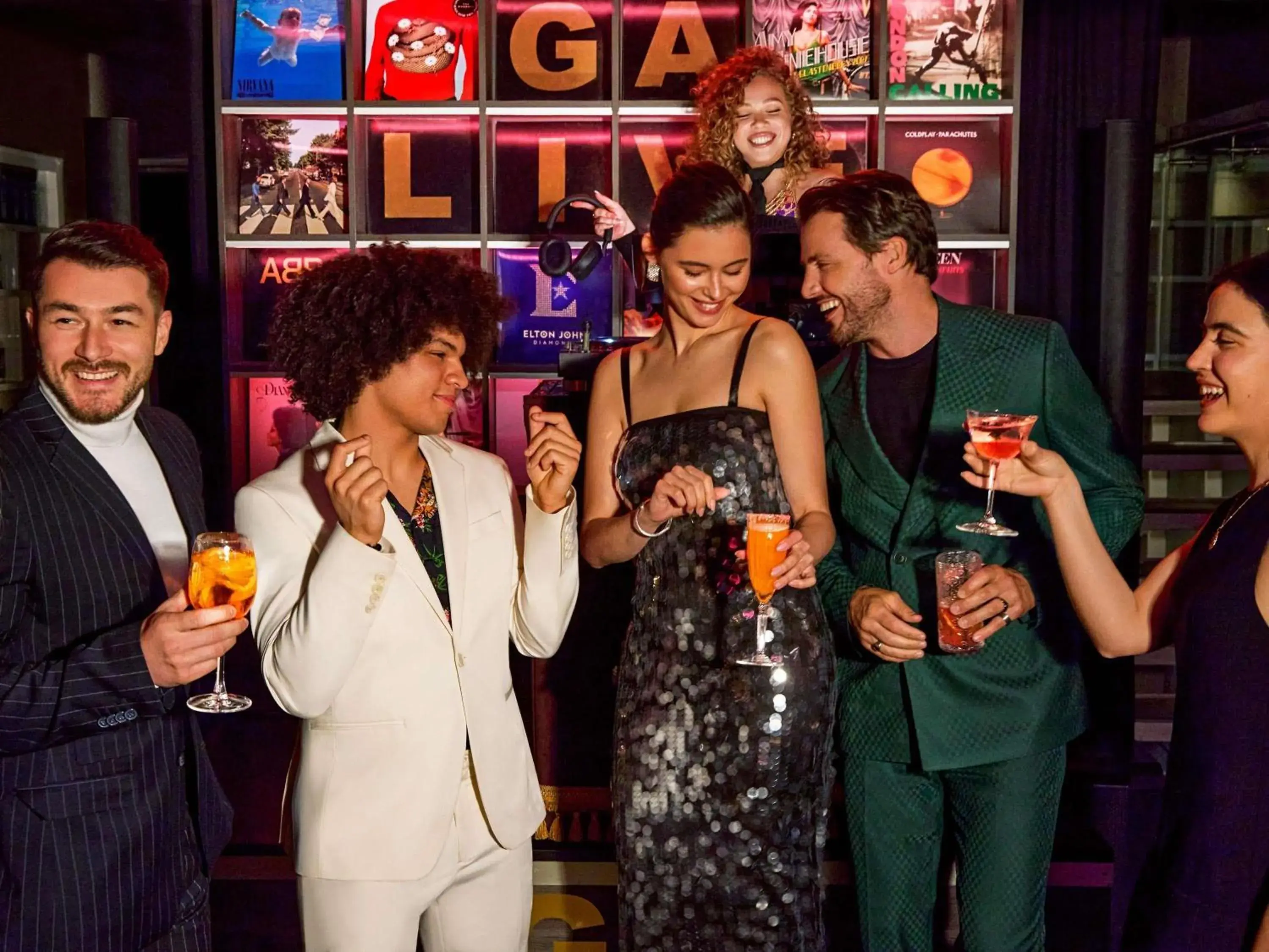 Lounge or bar in Pullman London St Pancras Lounge or bar in Pullman London St Pancras