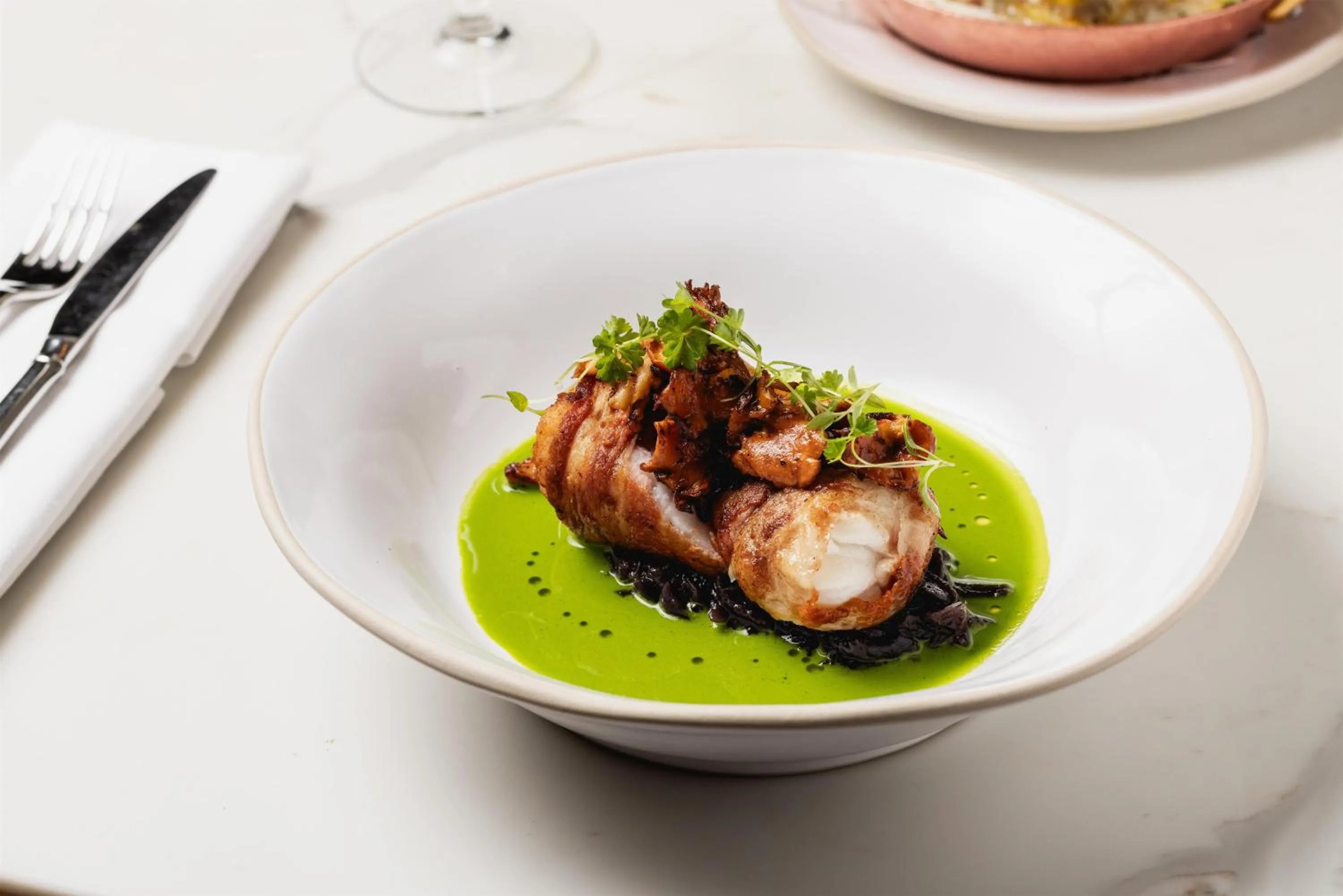 Food and drinks in Holmes Hotel London