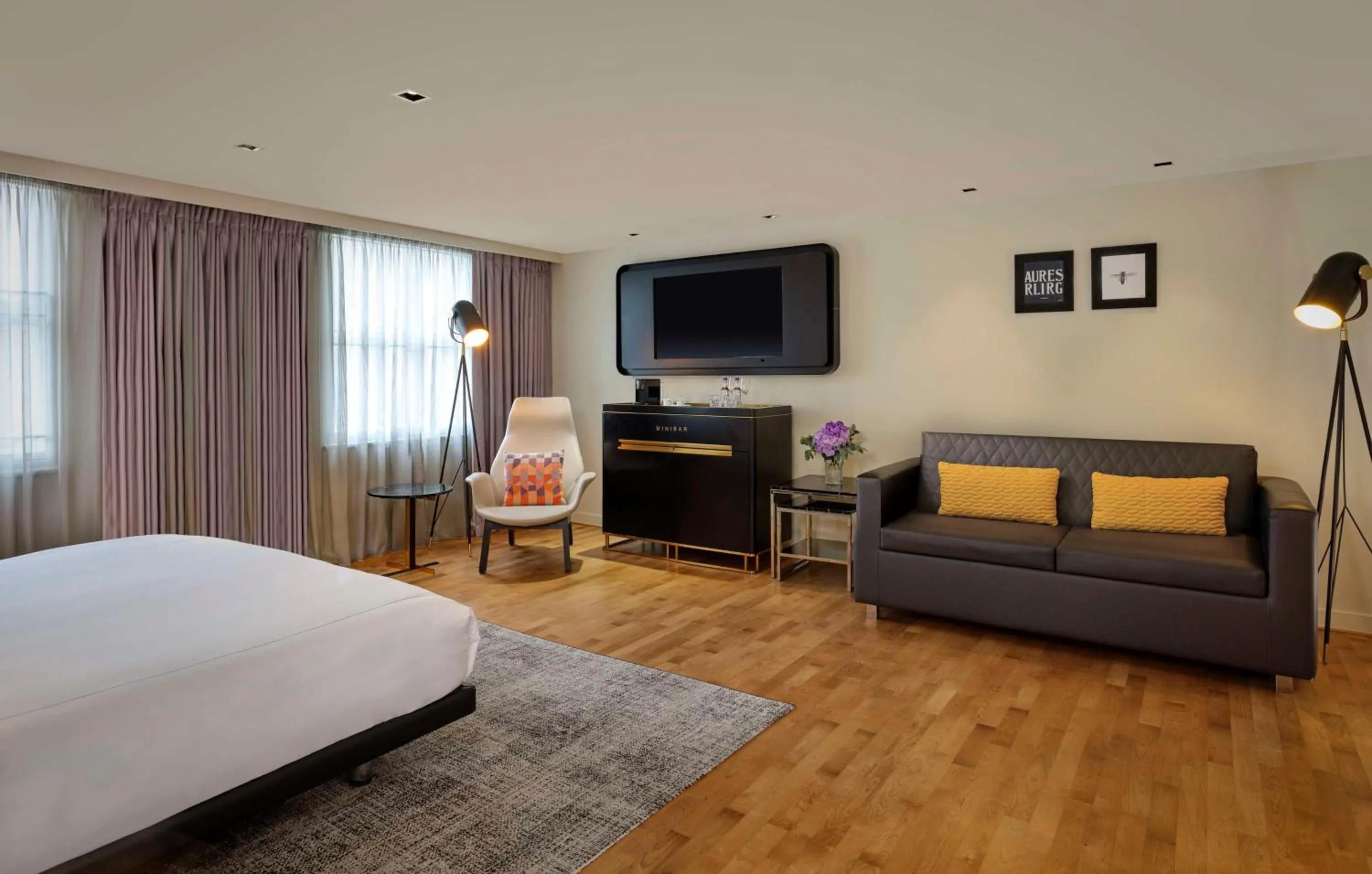 Photo of the whole room, Bed in Holmes Hotel London