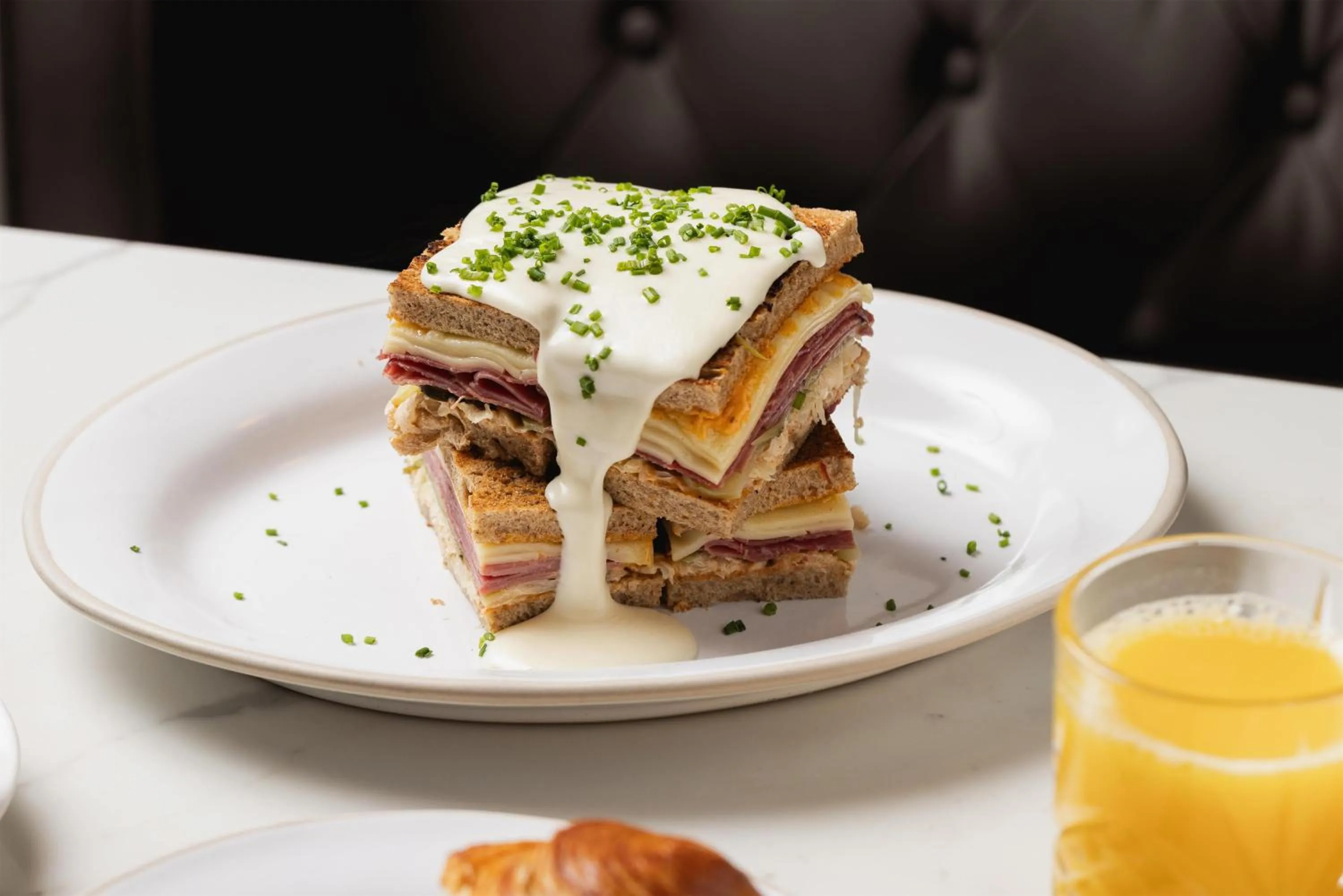 Food and drinks in Holmes Hotel London