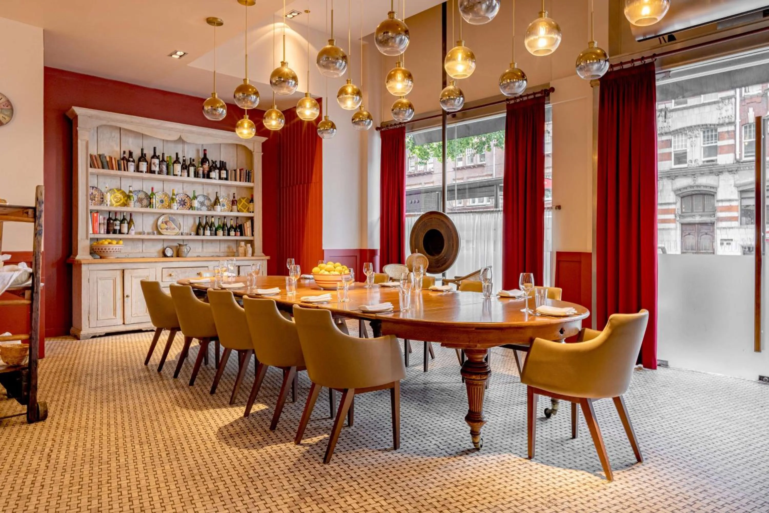 Restaurant/places to eat in Park Plaza Victoria London