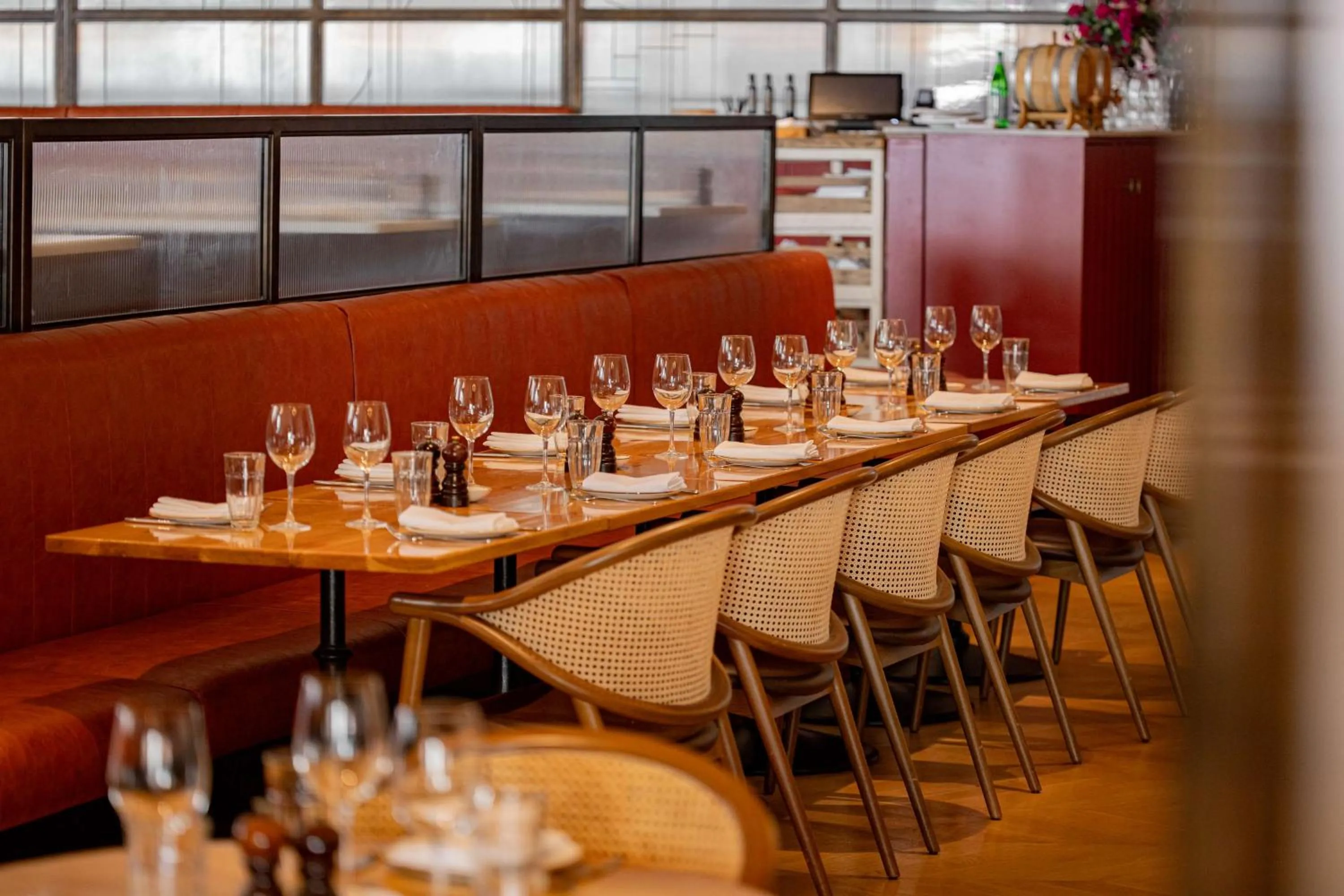 Restaurant/places to eat in Park Plaza Victoria London