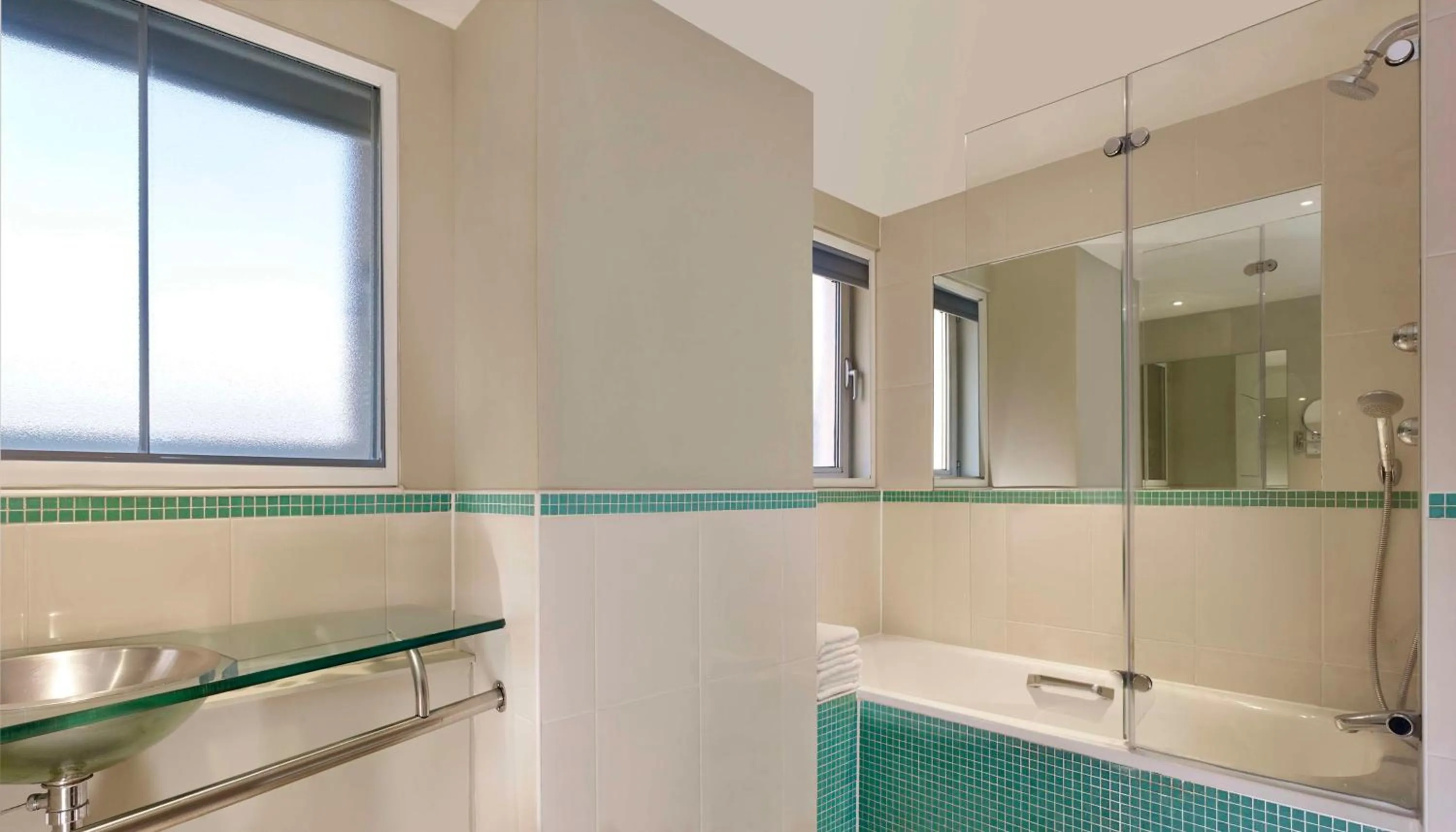 Bathroom in Park Plaza Nottingham