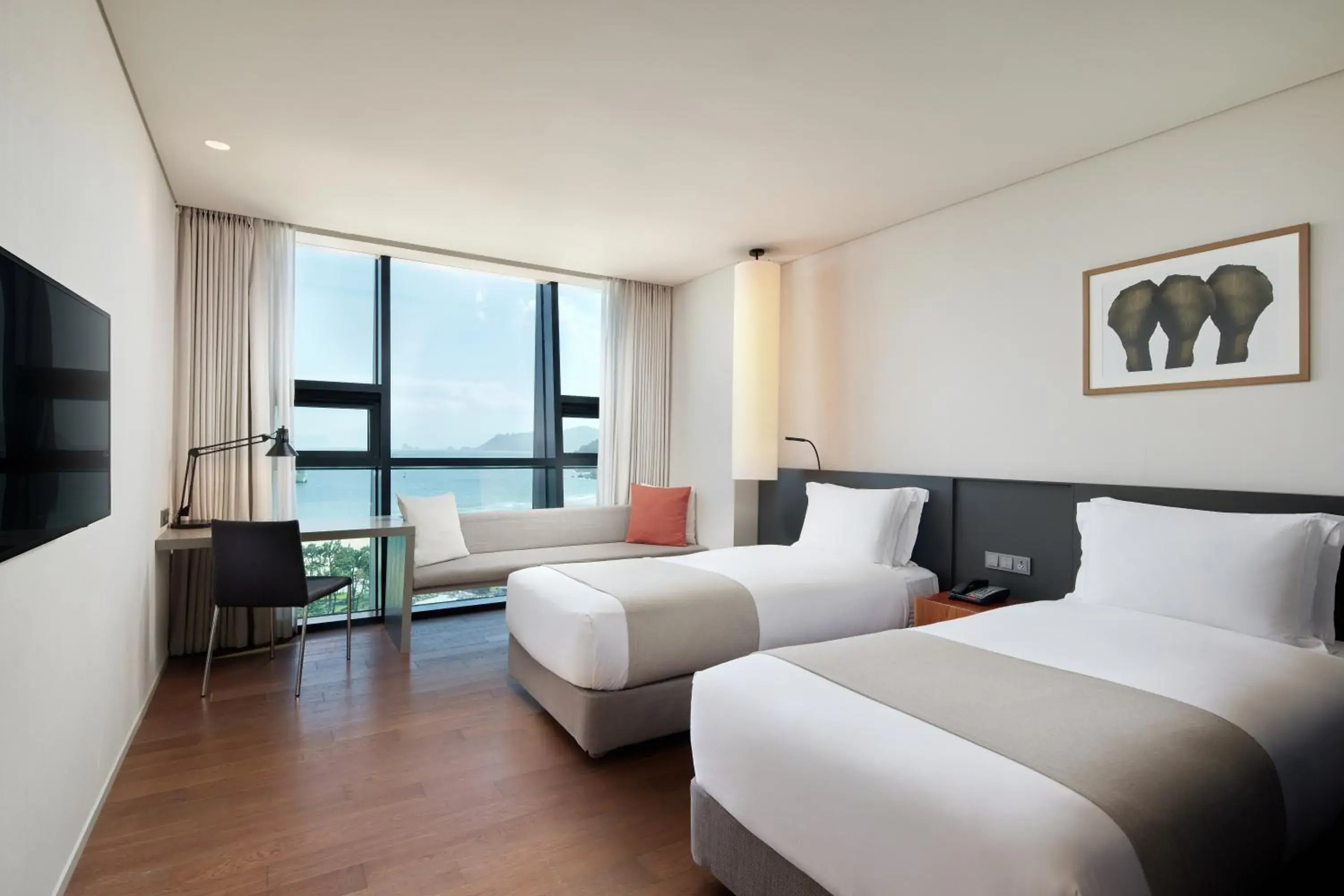 Standard Twin Room with Sea View in Shilla Stay Busan Haeundae Standard Twin Room with Sea View in Shilla Stay Busan Haeundae