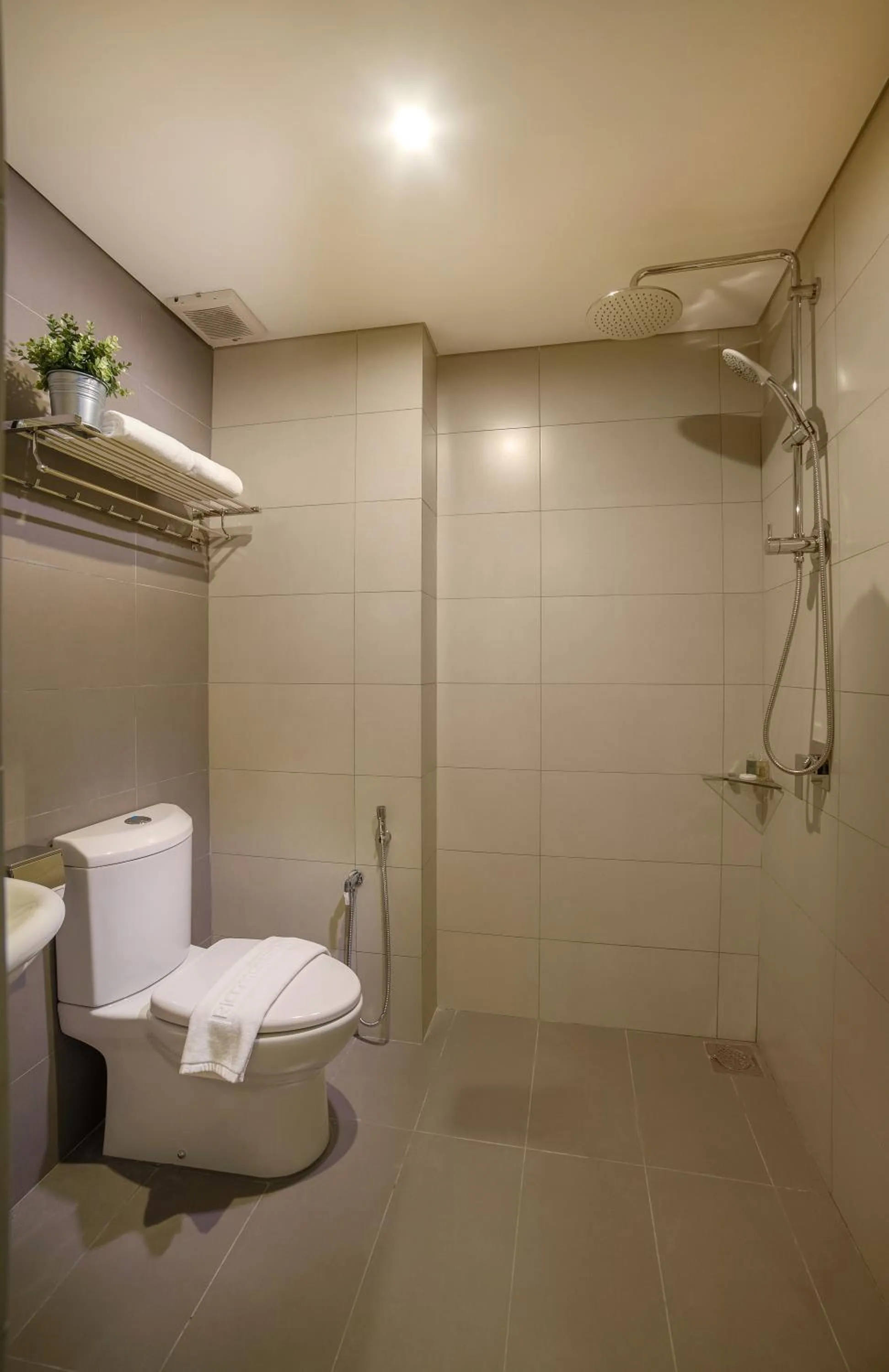 Bathroom in Riccarton Capsule Hotel