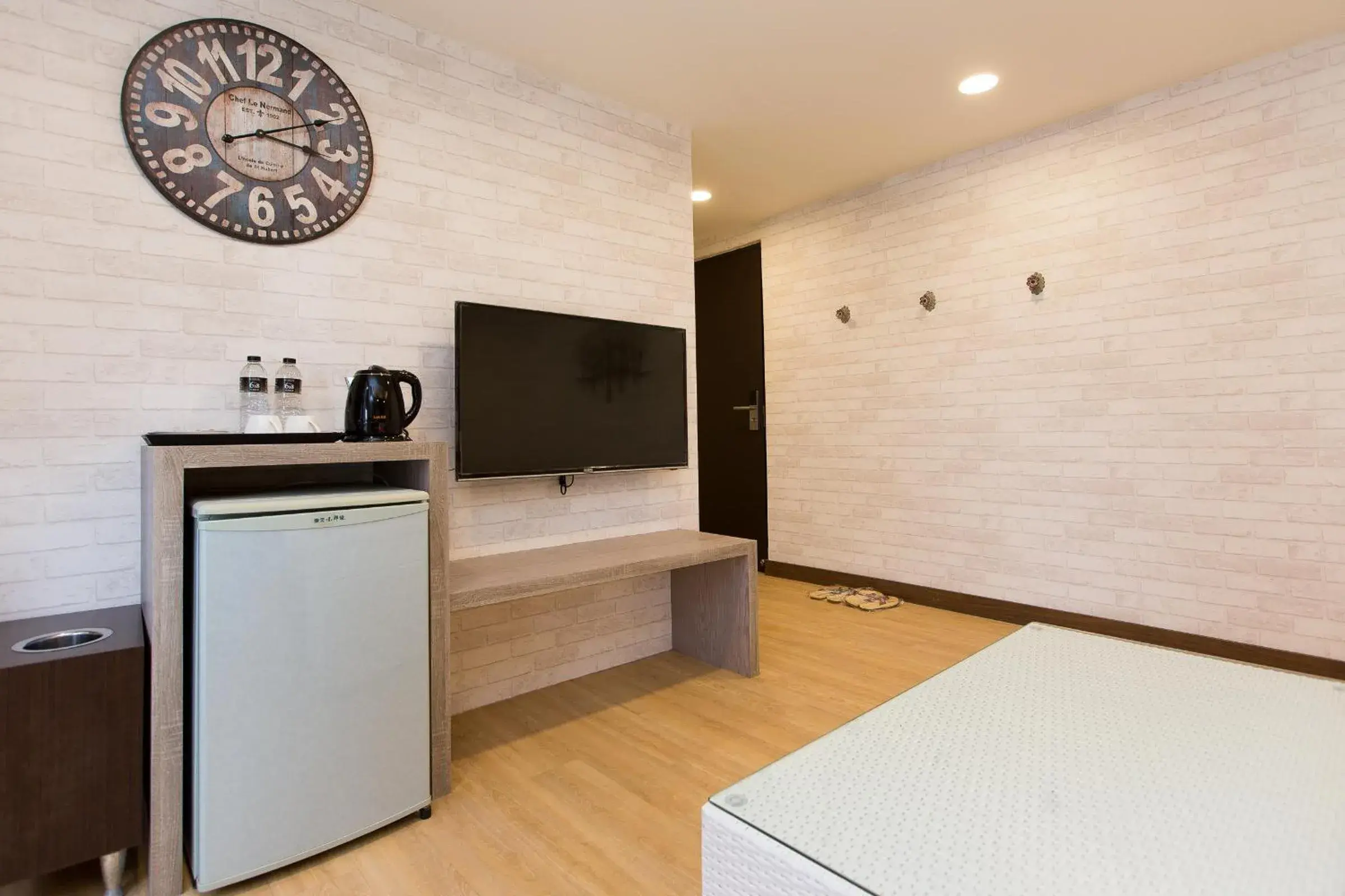 Standard Double or Twin Room with Garden View in 17th Summer Standard Double or Twin Room with Garden View in 17th Summer