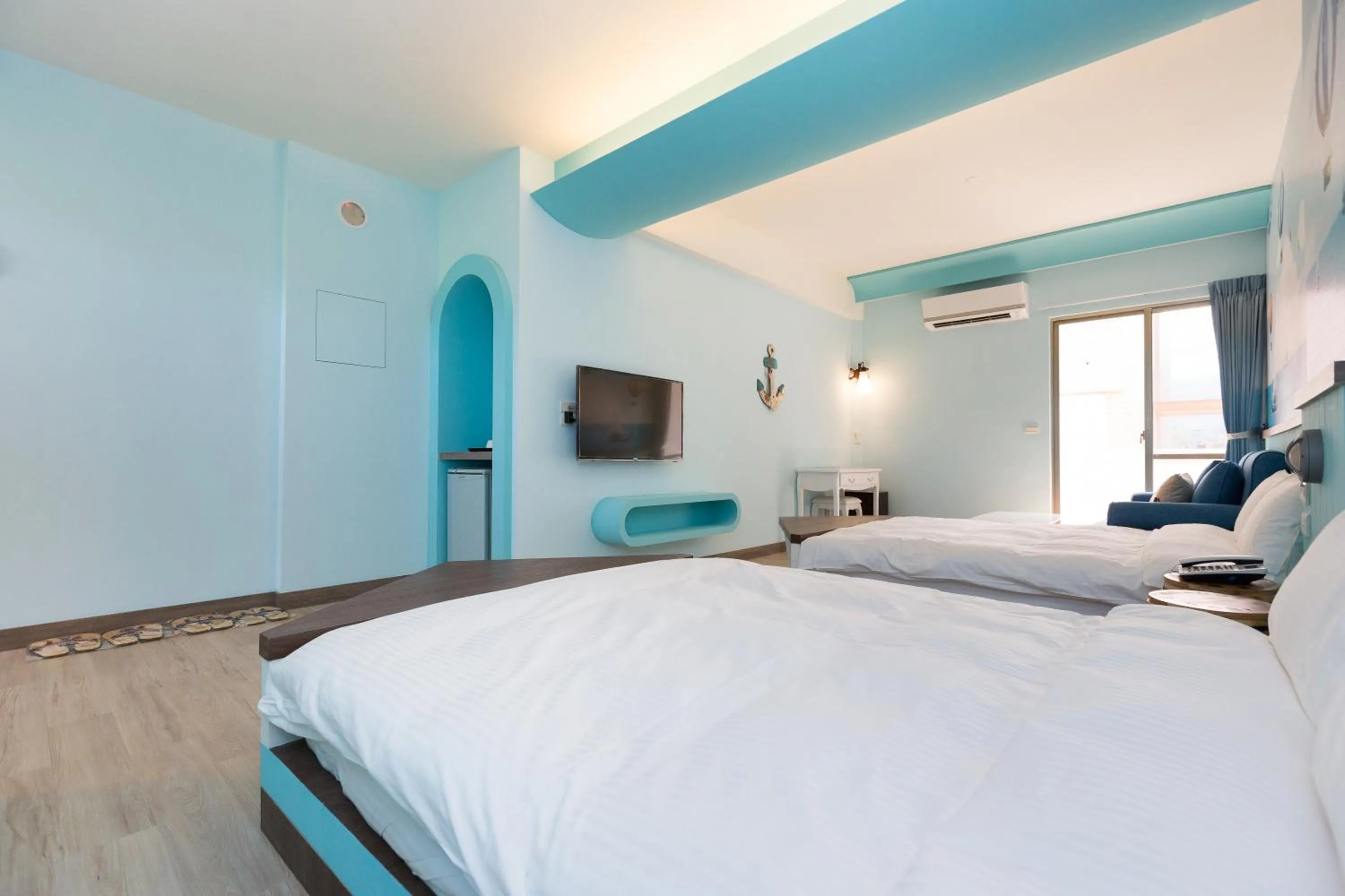 Photo of the whole room in 17th Summer