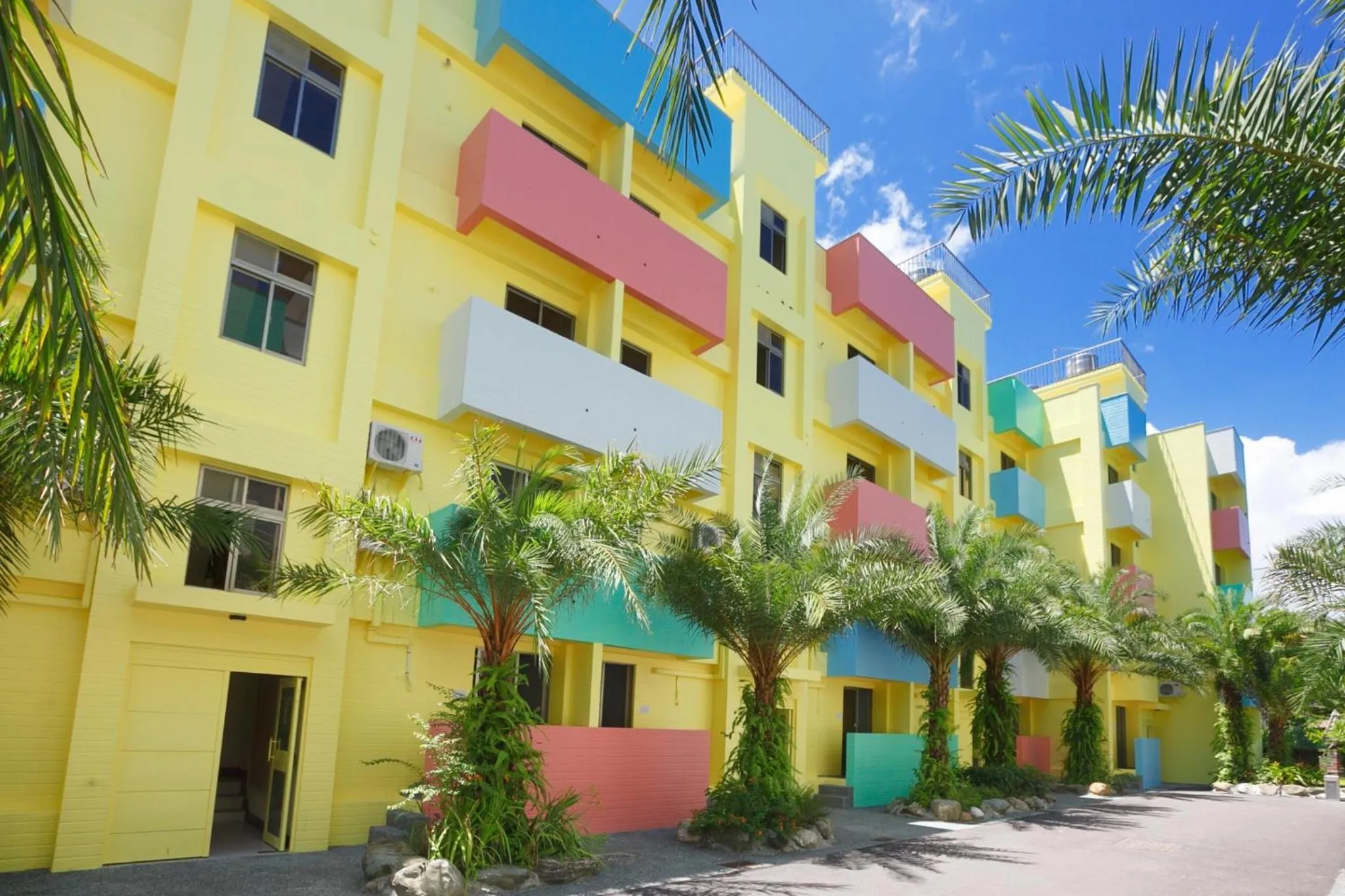 Toilet in 17th Summer