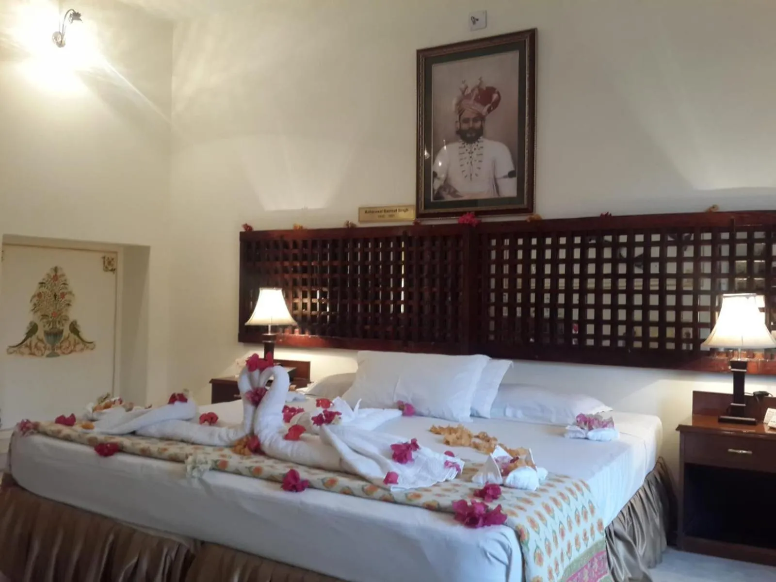Restaurant/places to eat, Bed in WelcomHeritage Mandir Palace