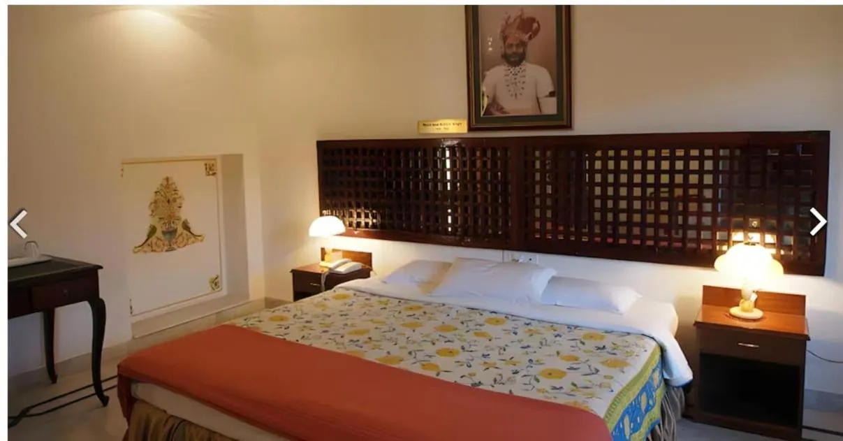 Restaurant/places to eat, Bed in WelcomHeritage Mandir Palace