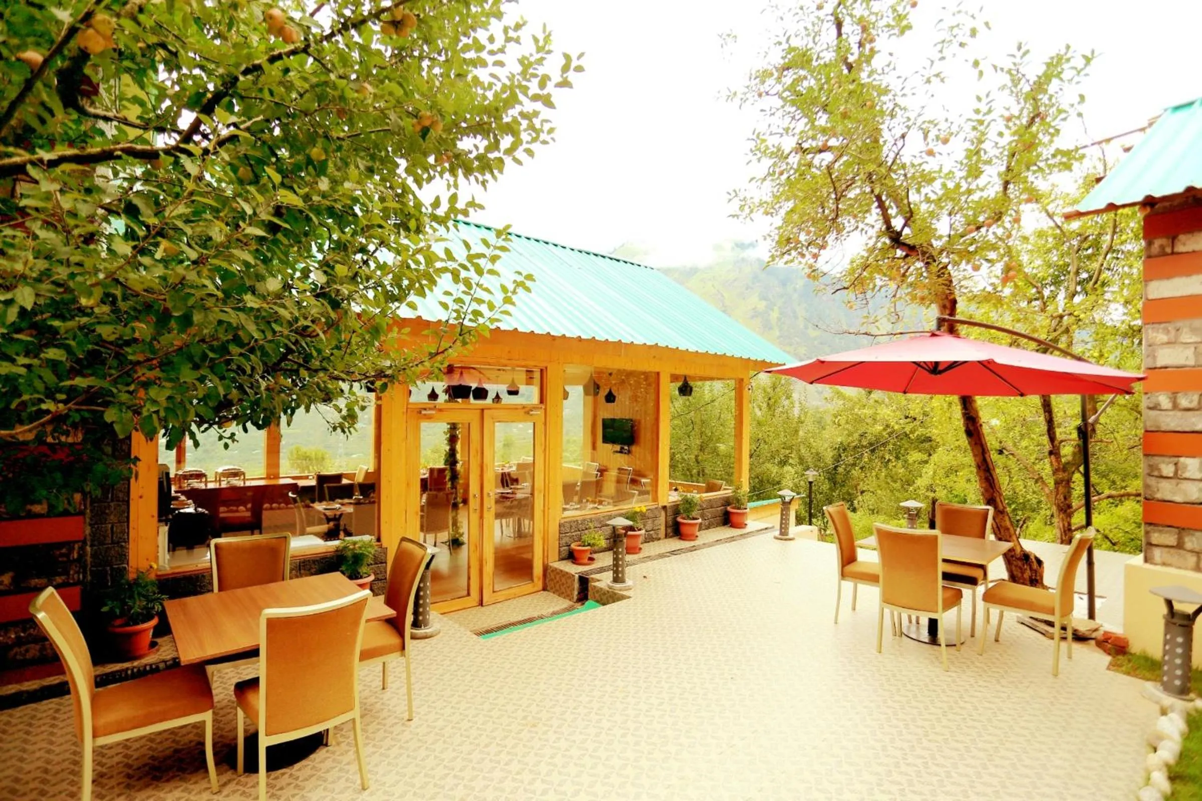 Restaurant/places to eat in Amara Resorts Manali