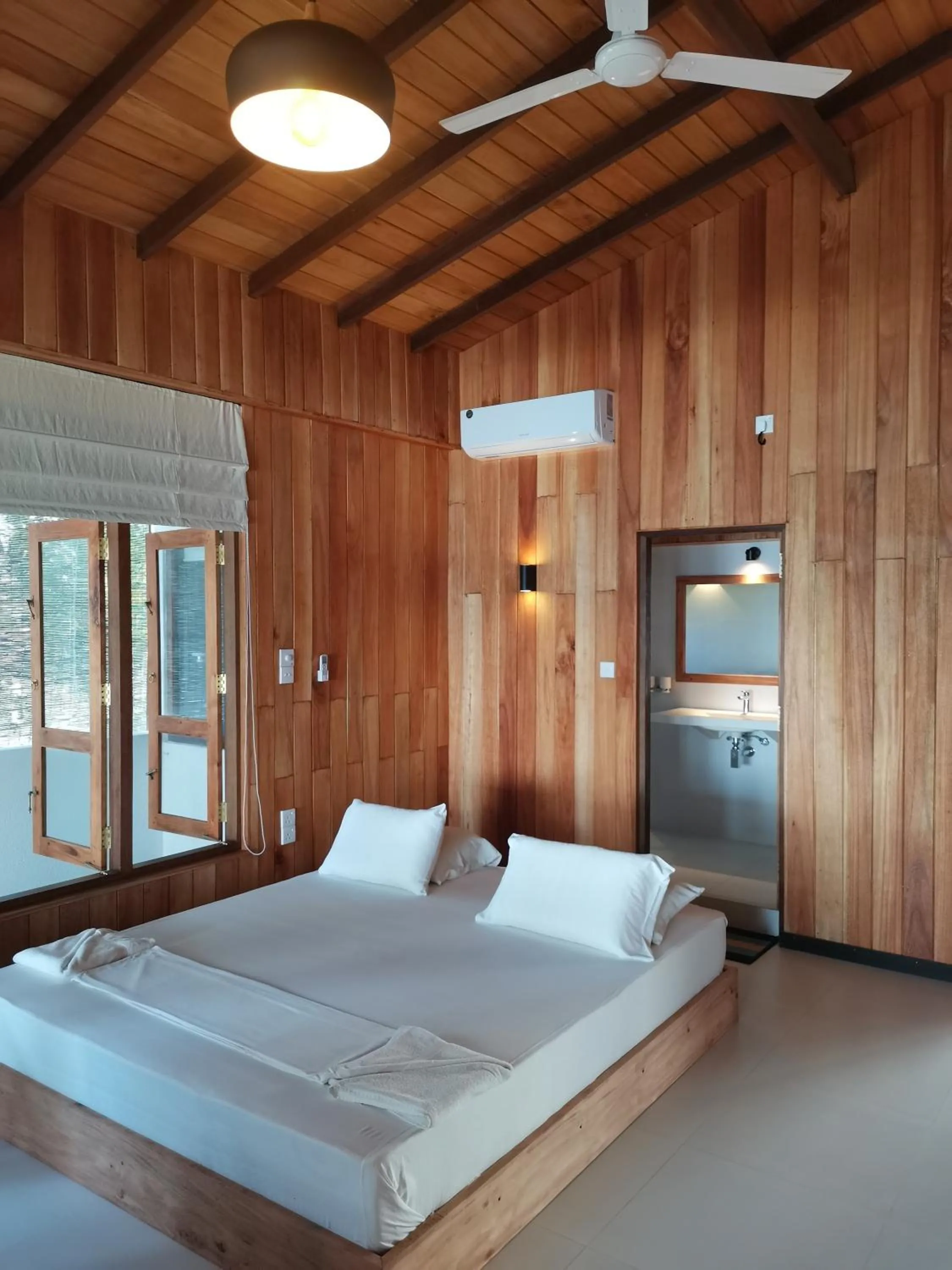 Mountain Wave Hotel and Surfshop