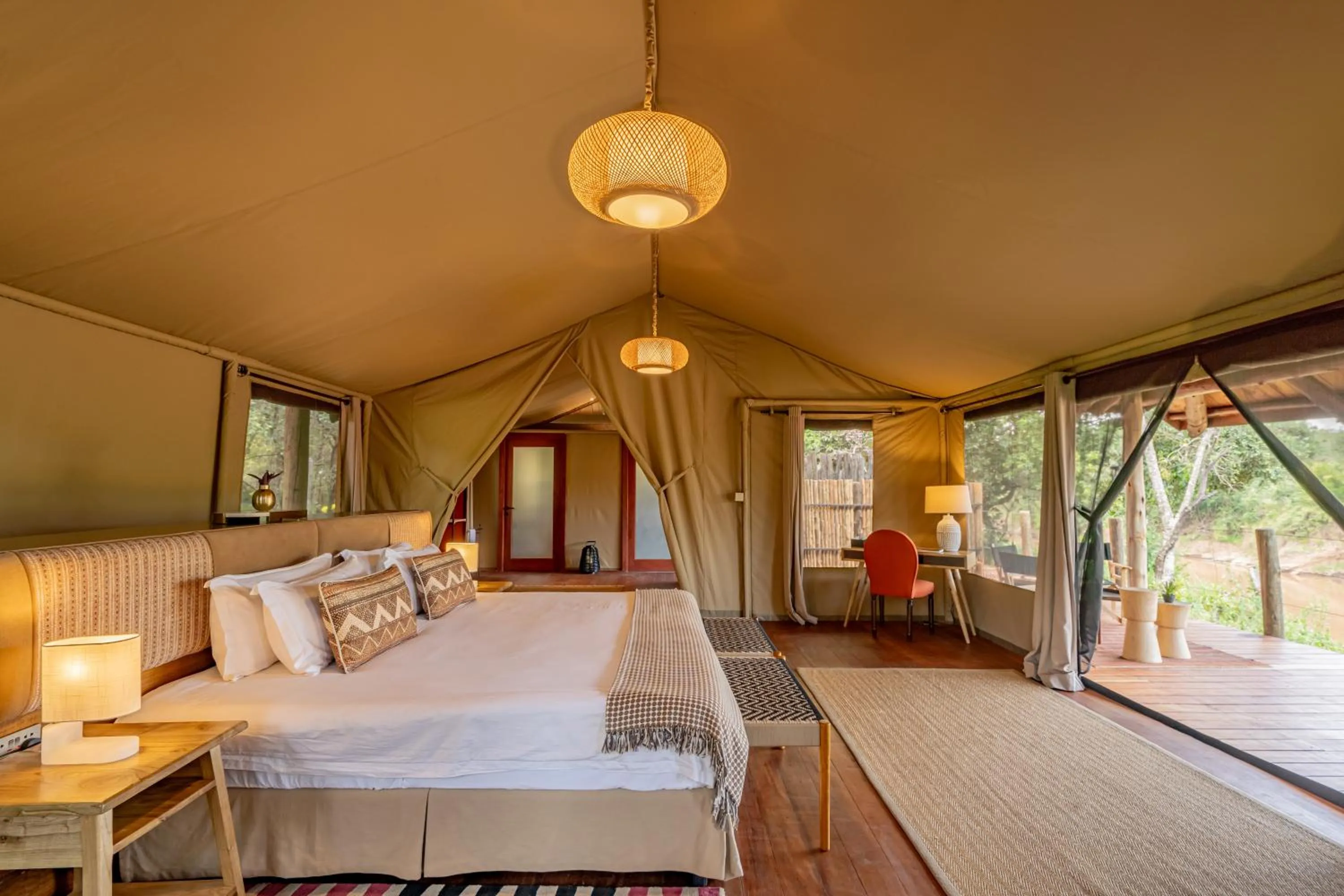 Bed in Royal Mara Safari Lodge