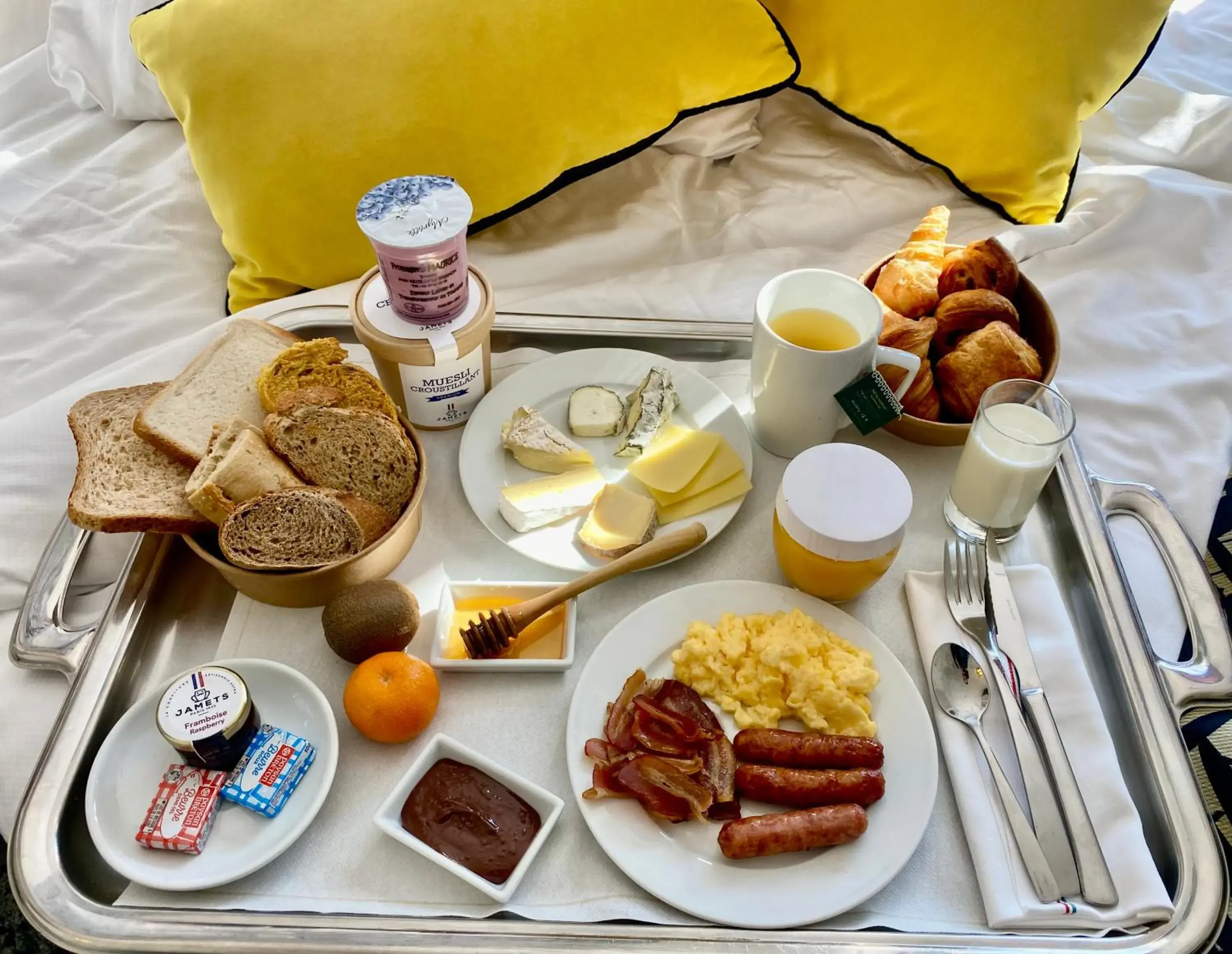 Breakfast in Best Western Plus Hôtel Colbert Breakfast in Best Western Plus Hôtel Colbert