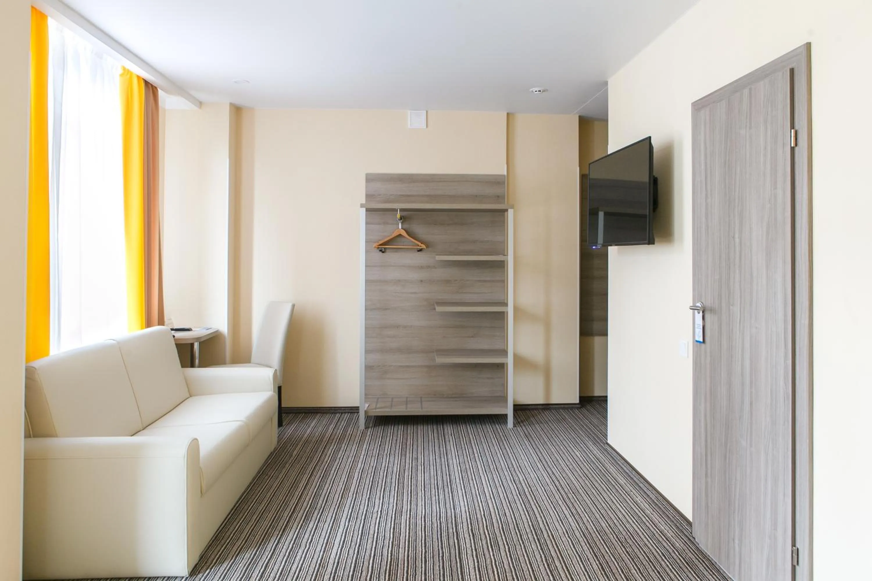 Photo of the whole room in Raziotel Kyiv Yamska