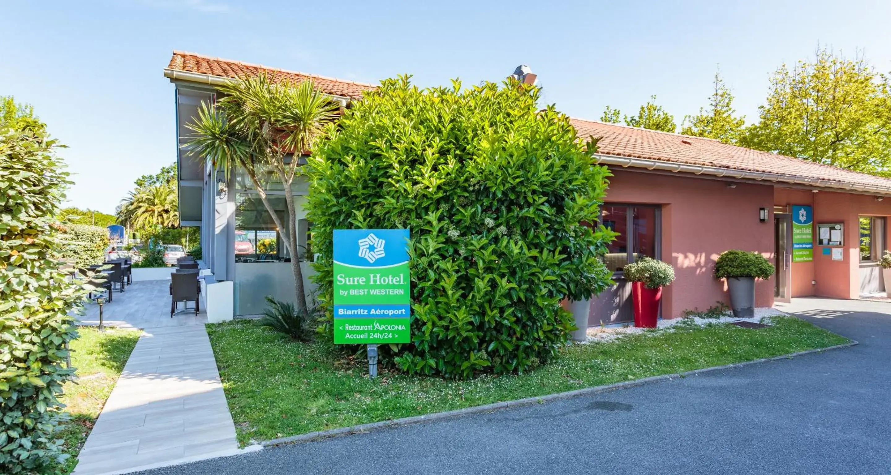 Property building in Sure Hotel by Best Western Biarritz Aeroport Property building in Sure Hotel by Best Western Biarritz Aeroport