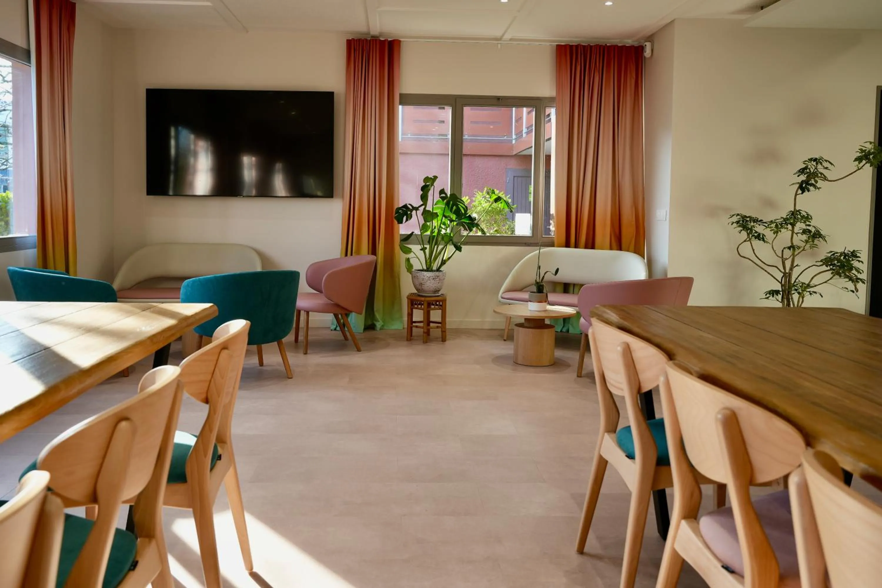 Living room in Sure Hotel by Best Western Biarritz Aeroport