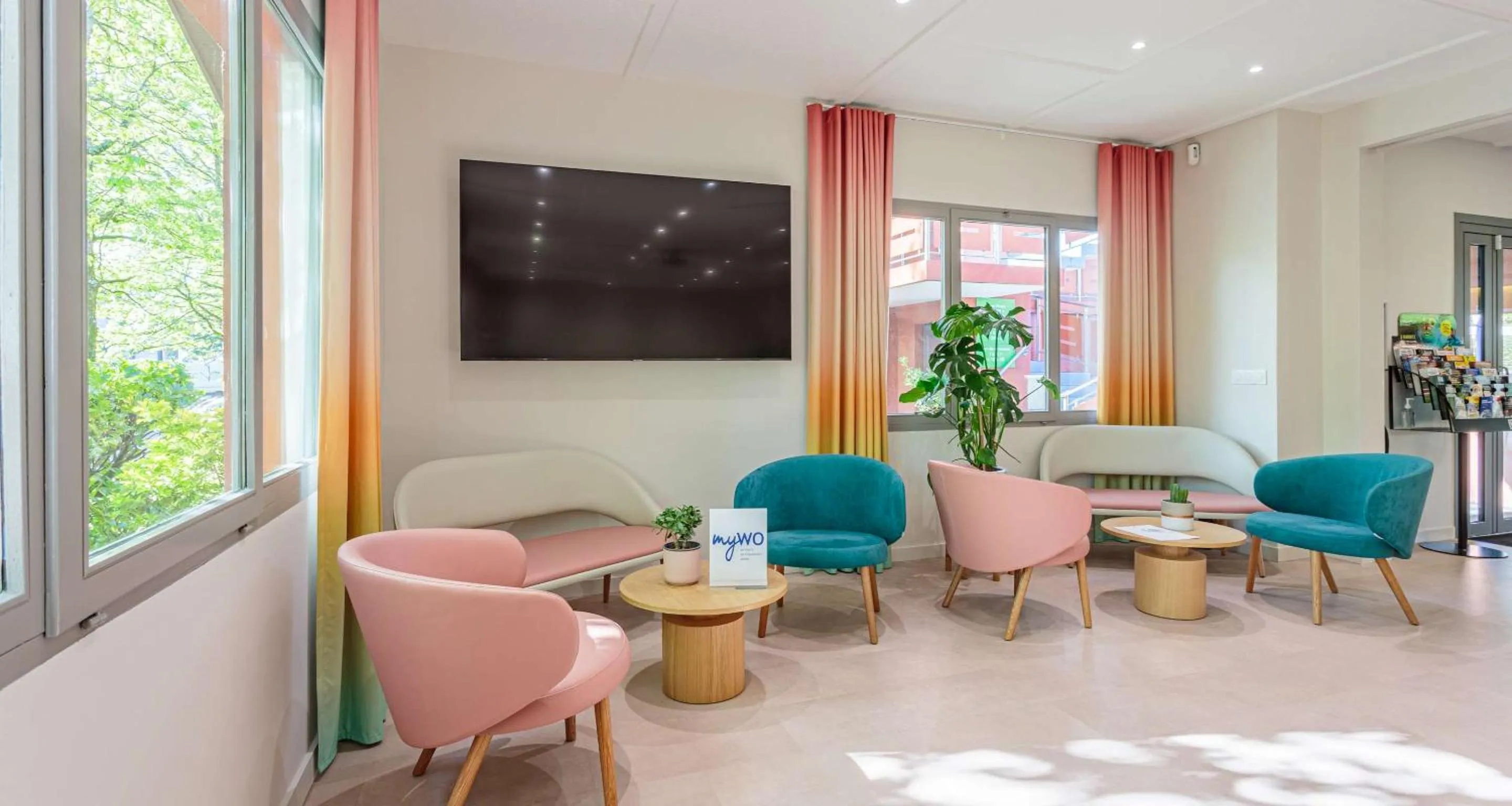 Lobby or reception in Sure Hotel by Best Western Biarritz Aeroport