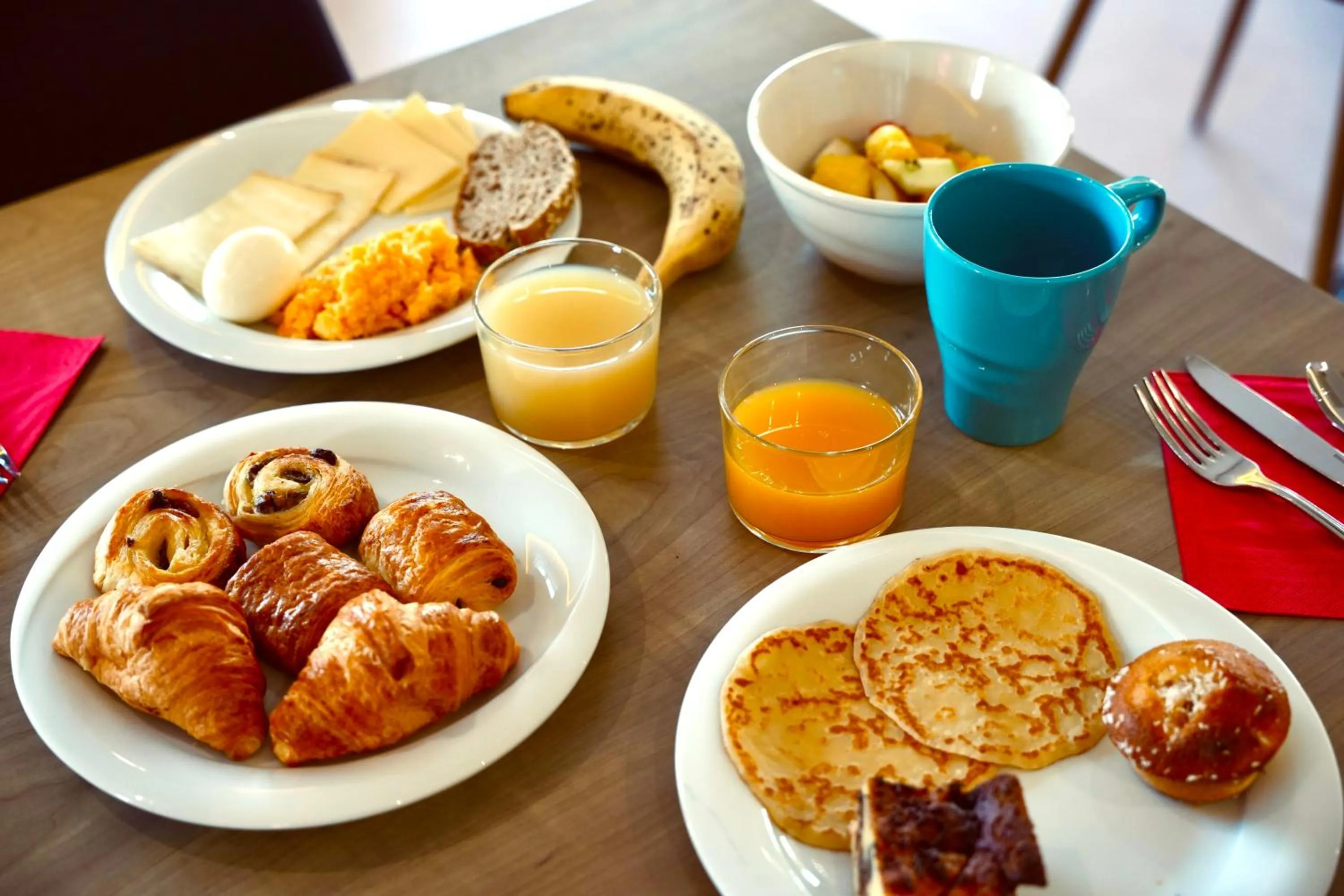 Breakfast in Sure Hotel by Best Western Biarritz Aeroport