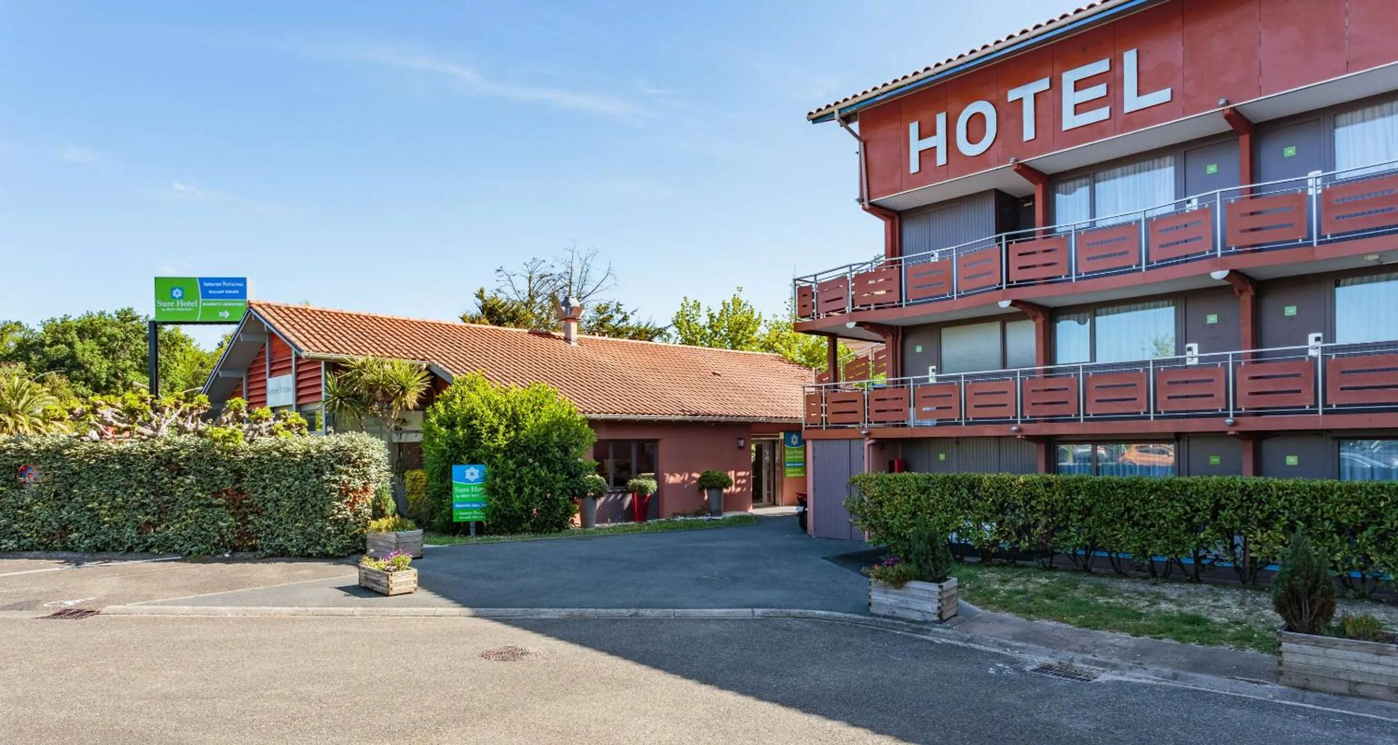 Property building in Sure Hotel by Best Western Biarritz Aeroport