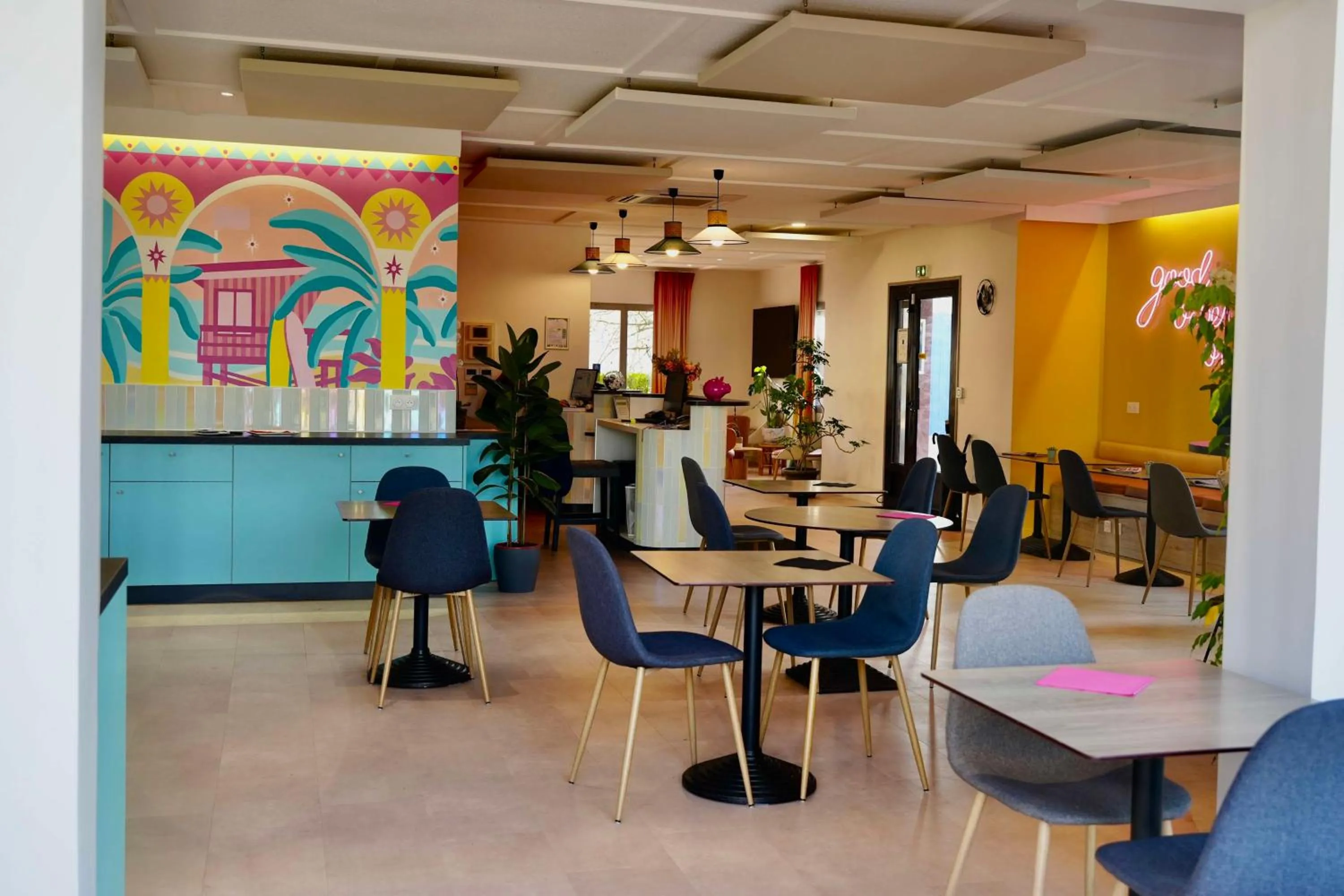 Restaurant/places to eat in Sure Hotel by Best Western Biarritz Aeroport