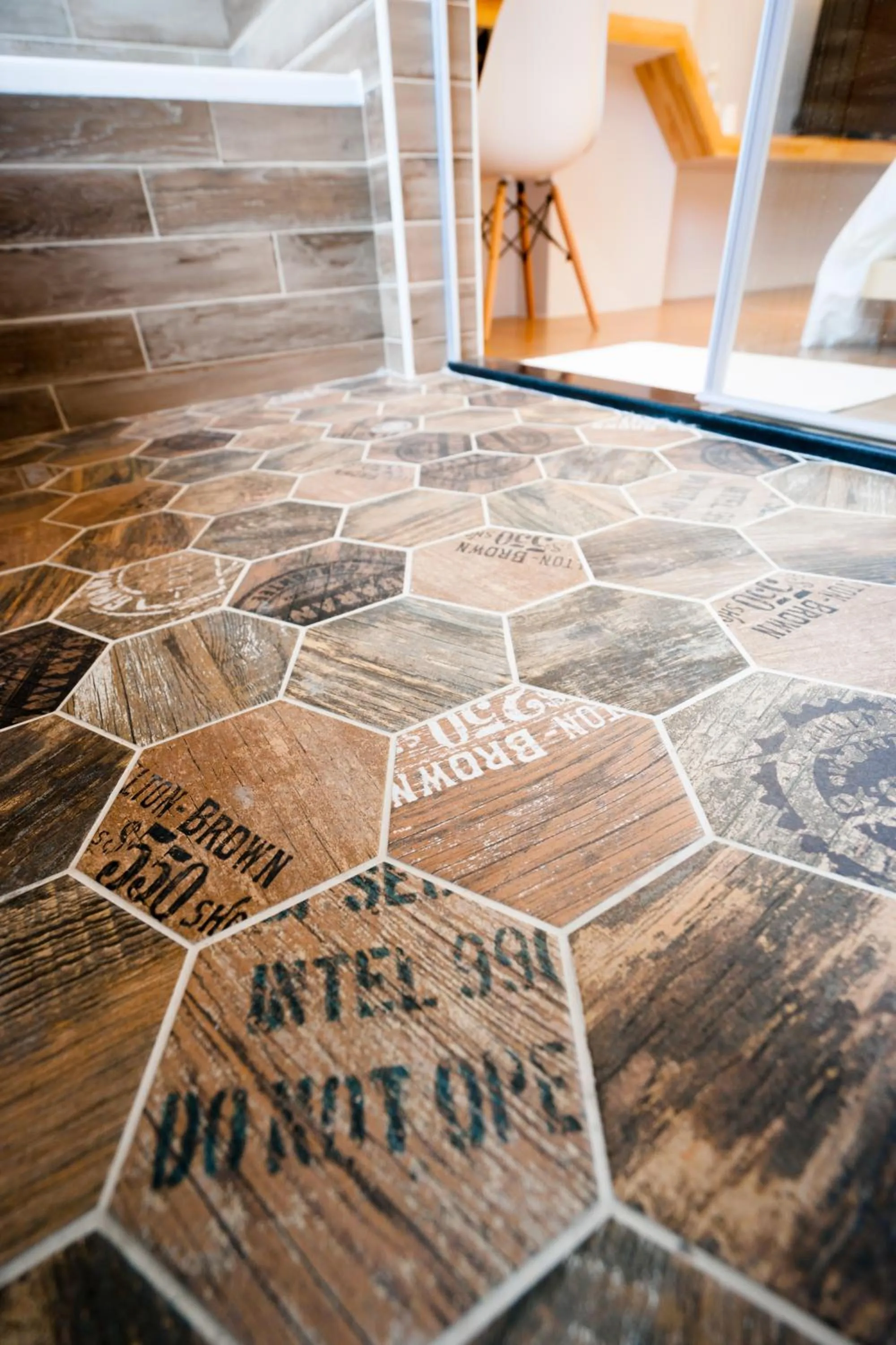 Decorative detail in Sunny Stream B & B