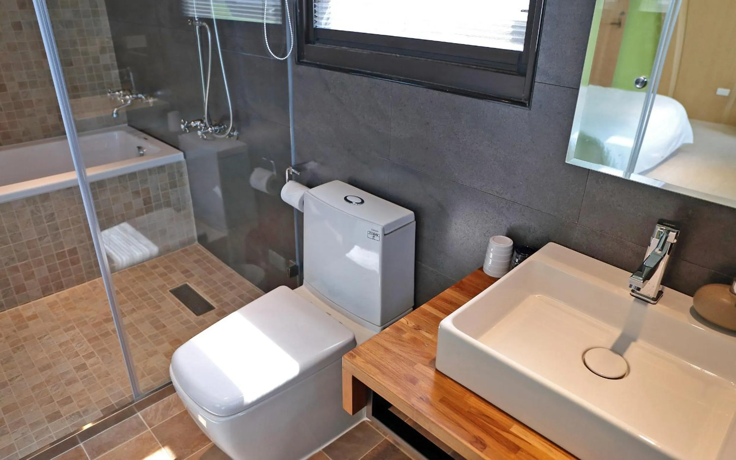 Bathroom in Sunny Stream B & B