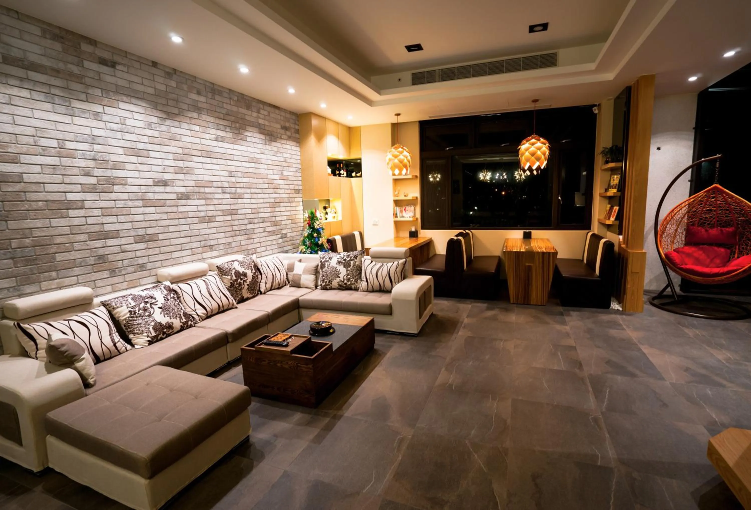 Decorative detail in Sunny Stream B & B