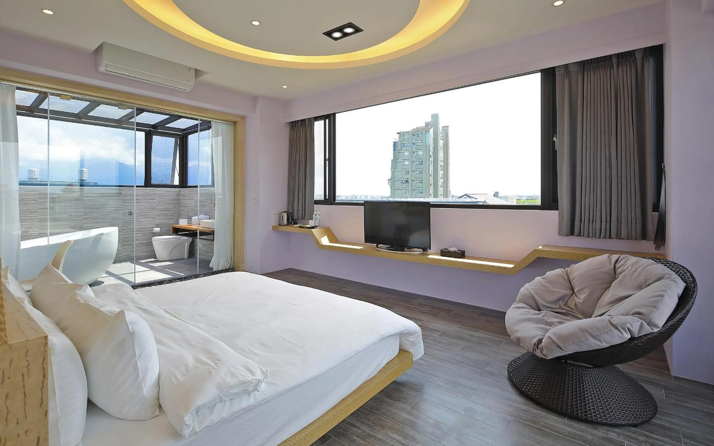 Photo of the whole room, Bed in Sunny Stream B & B