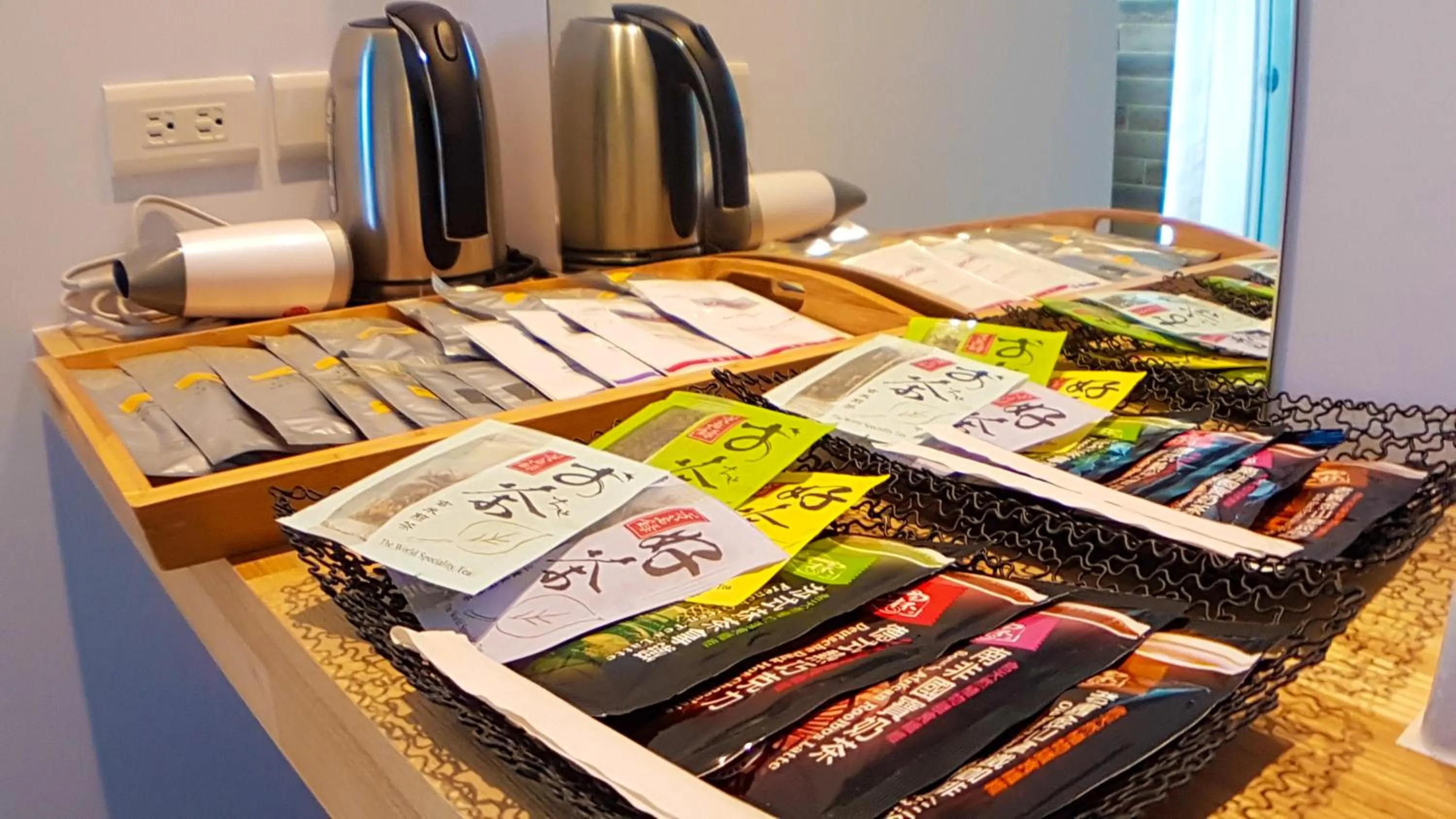 Drinks in Sunny Stream B & B