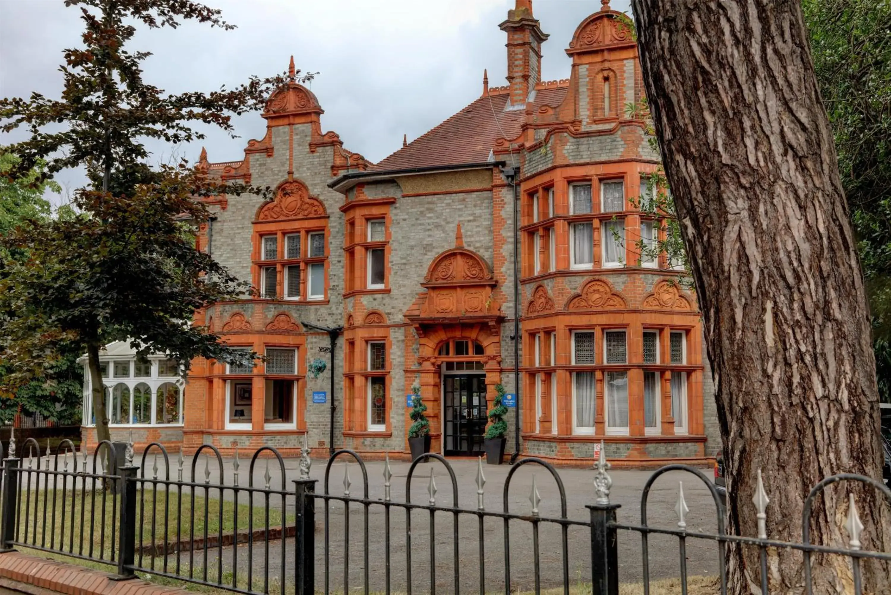 Property building in Sure Hotel by Best Western Reading Property building in Sure Hotel by Best Western Reading