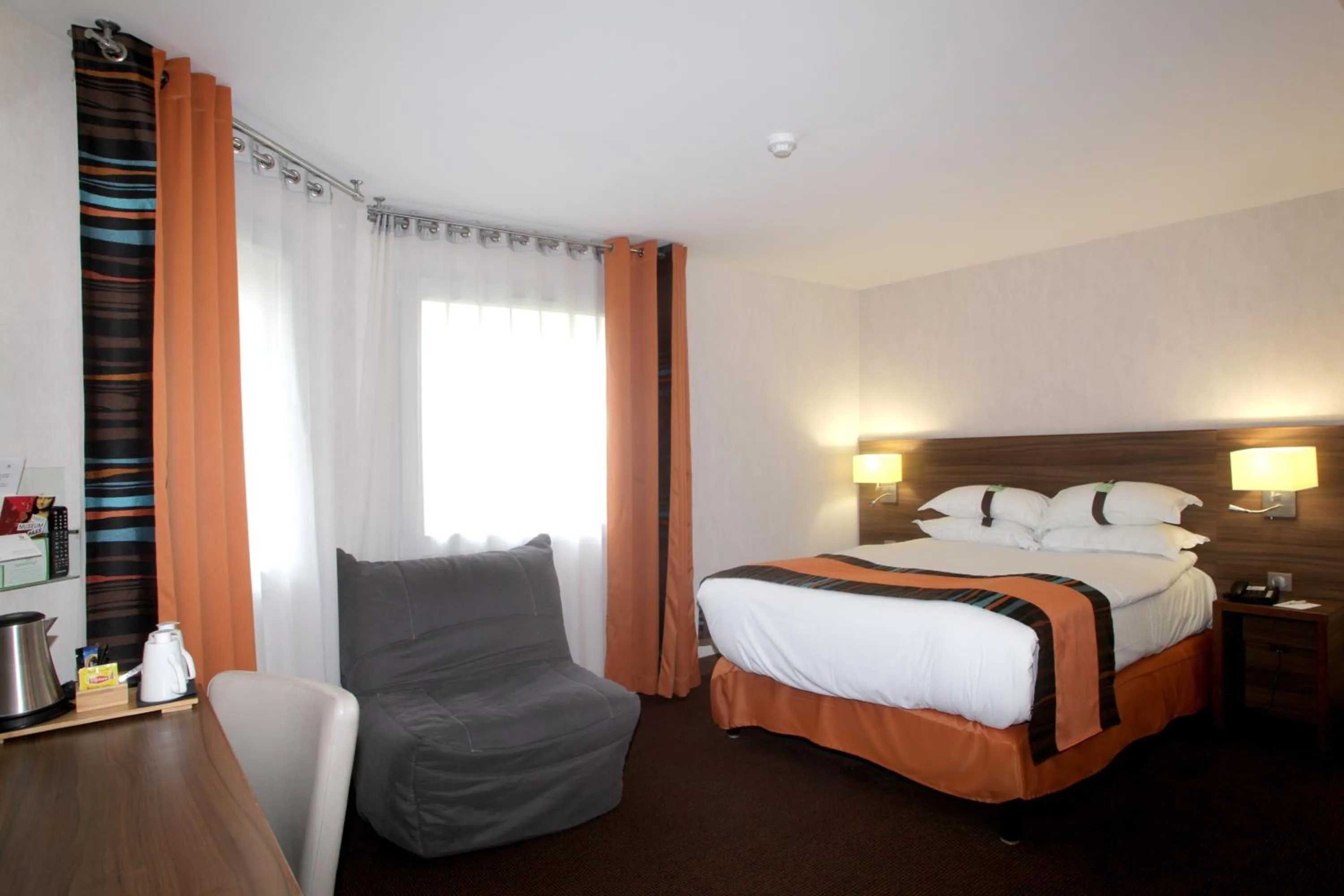 Photo of the whole room, Bed in Holiday Inn Paris Montmartre by IHG