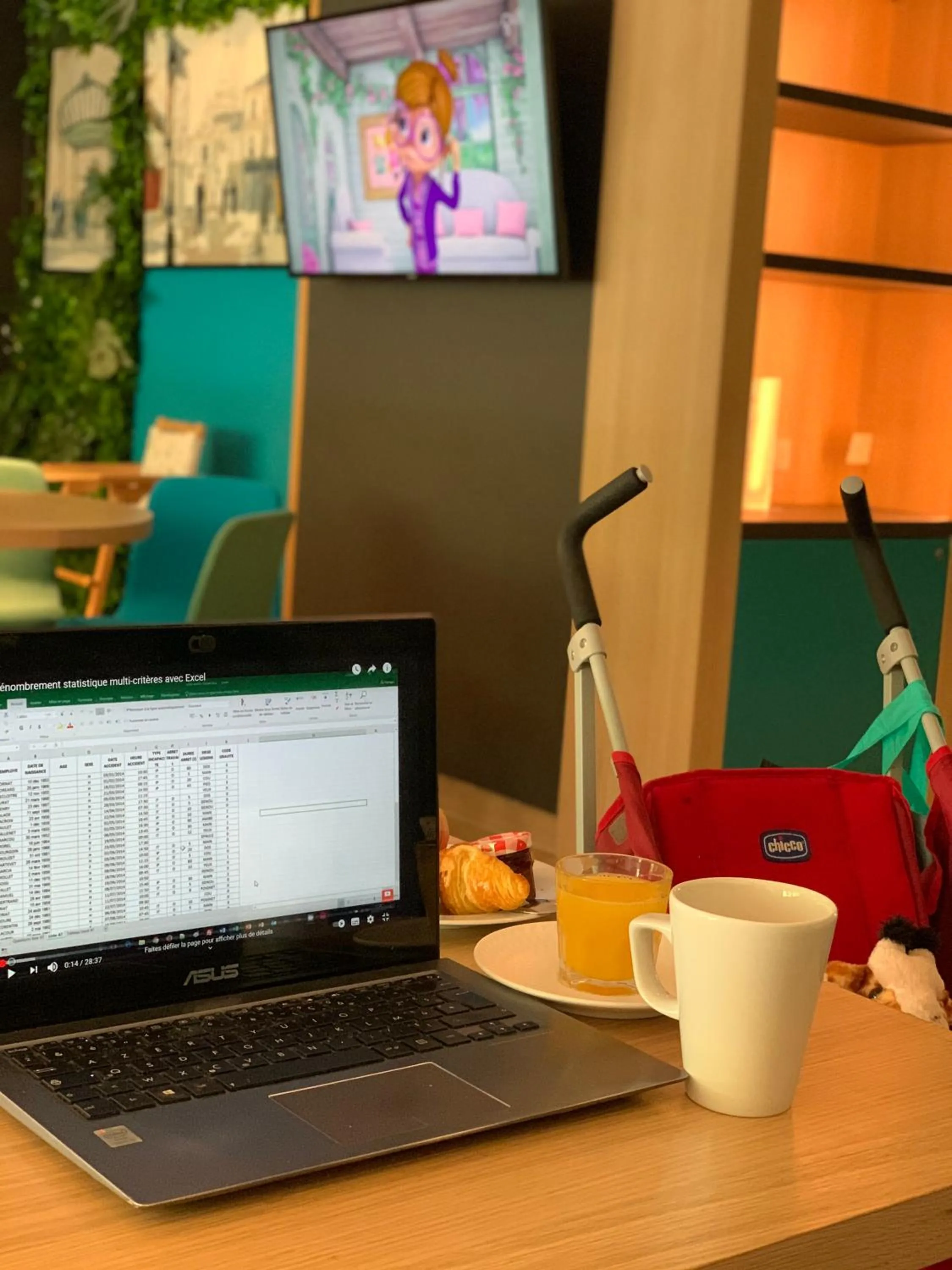 TV and multimedia in Holiday Inn Paris Montmartre by IHG