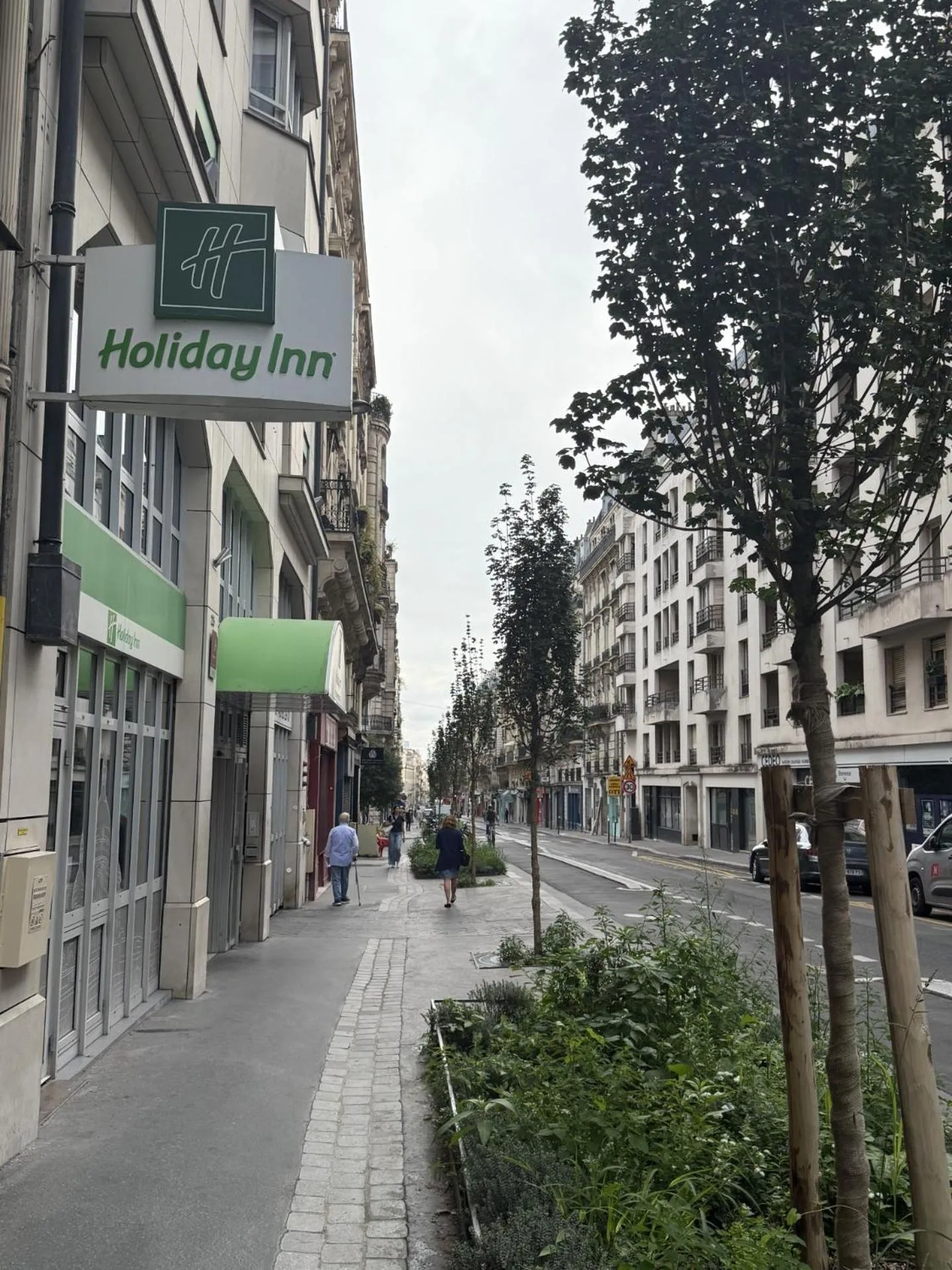 Restaurant/places to eat in Holiday Inn Paris Montmartre by IHG