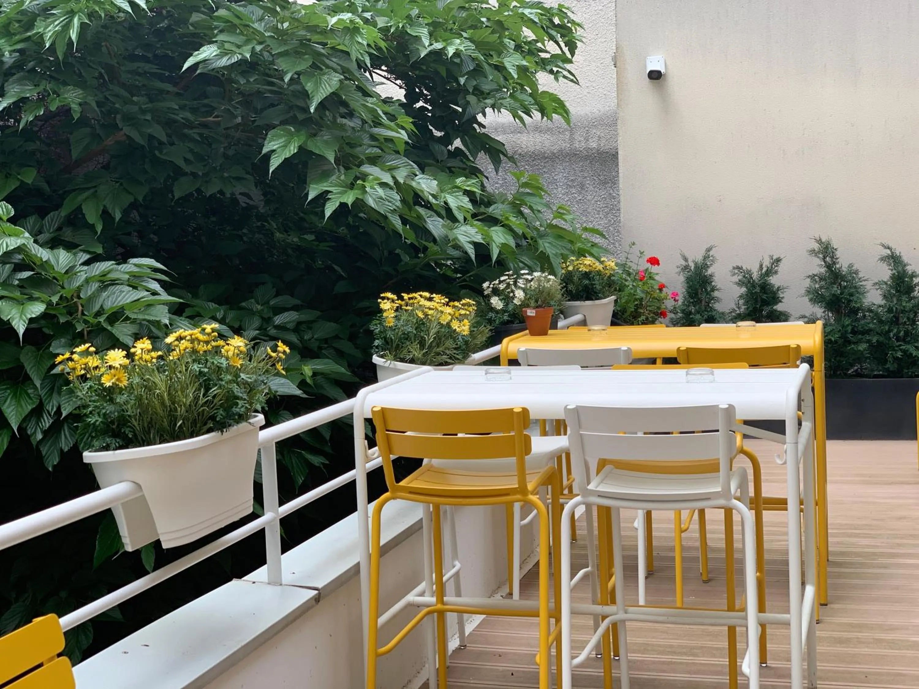 Patio in Holiday Inn Paris Montmartre by IHG