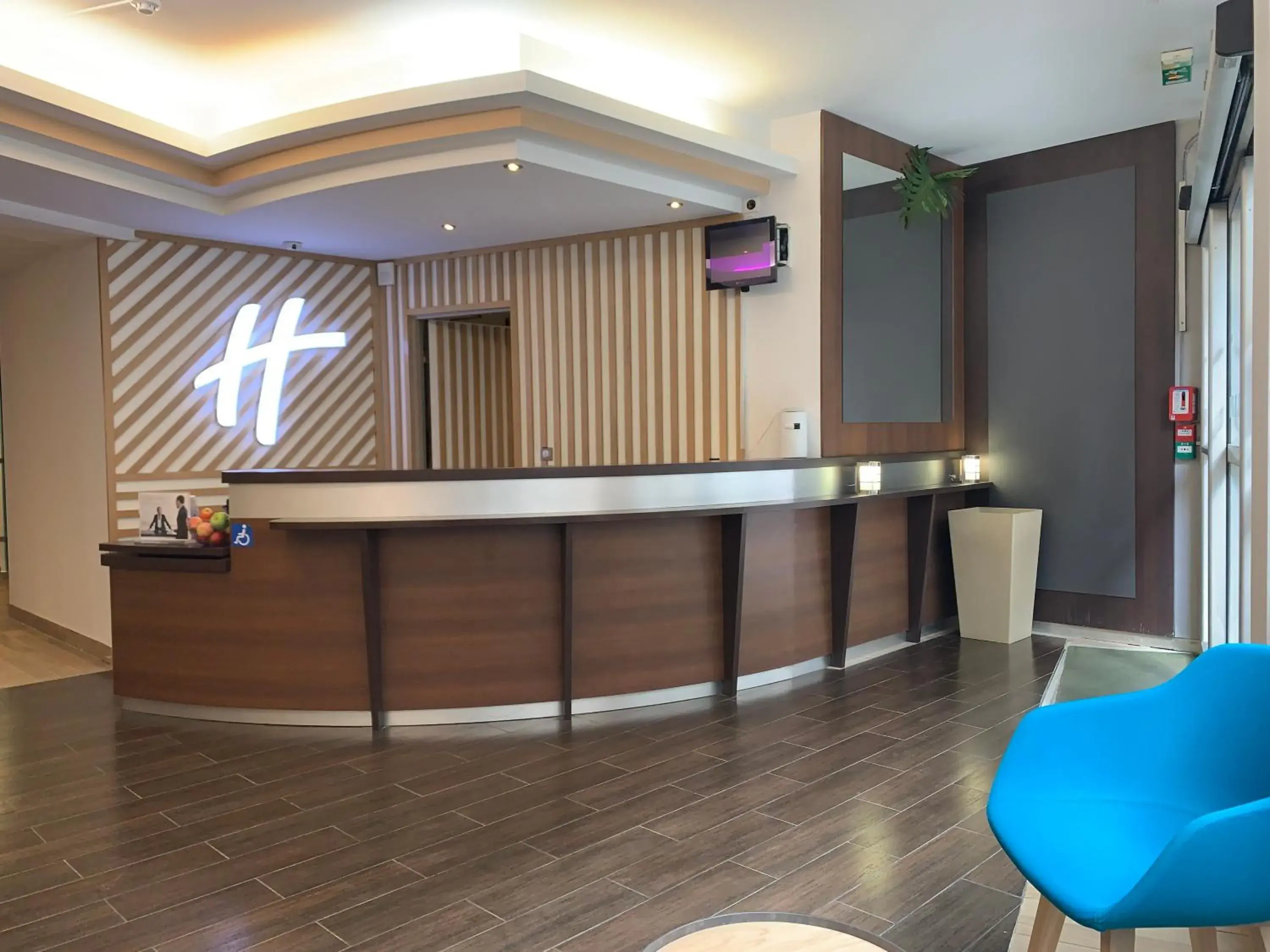 Property building in Holiday Inn Paris Montmartre by IHG Property building in Holiday Inn Paris Montmartre by IHG