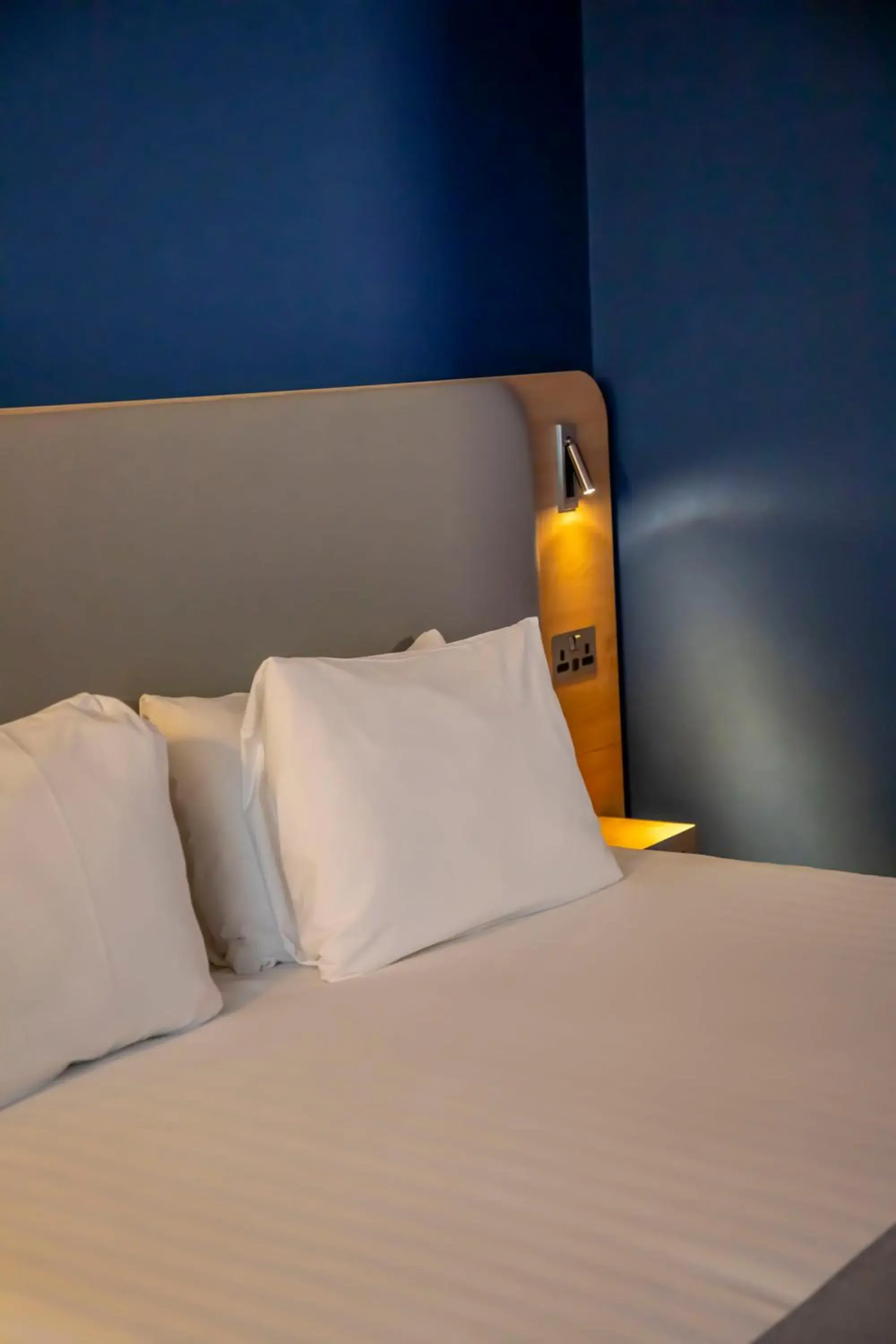 Bed in Holiday Inn Express Royal Docks by IHG Bed in Holiday Inn Express Royal Docks by IHG