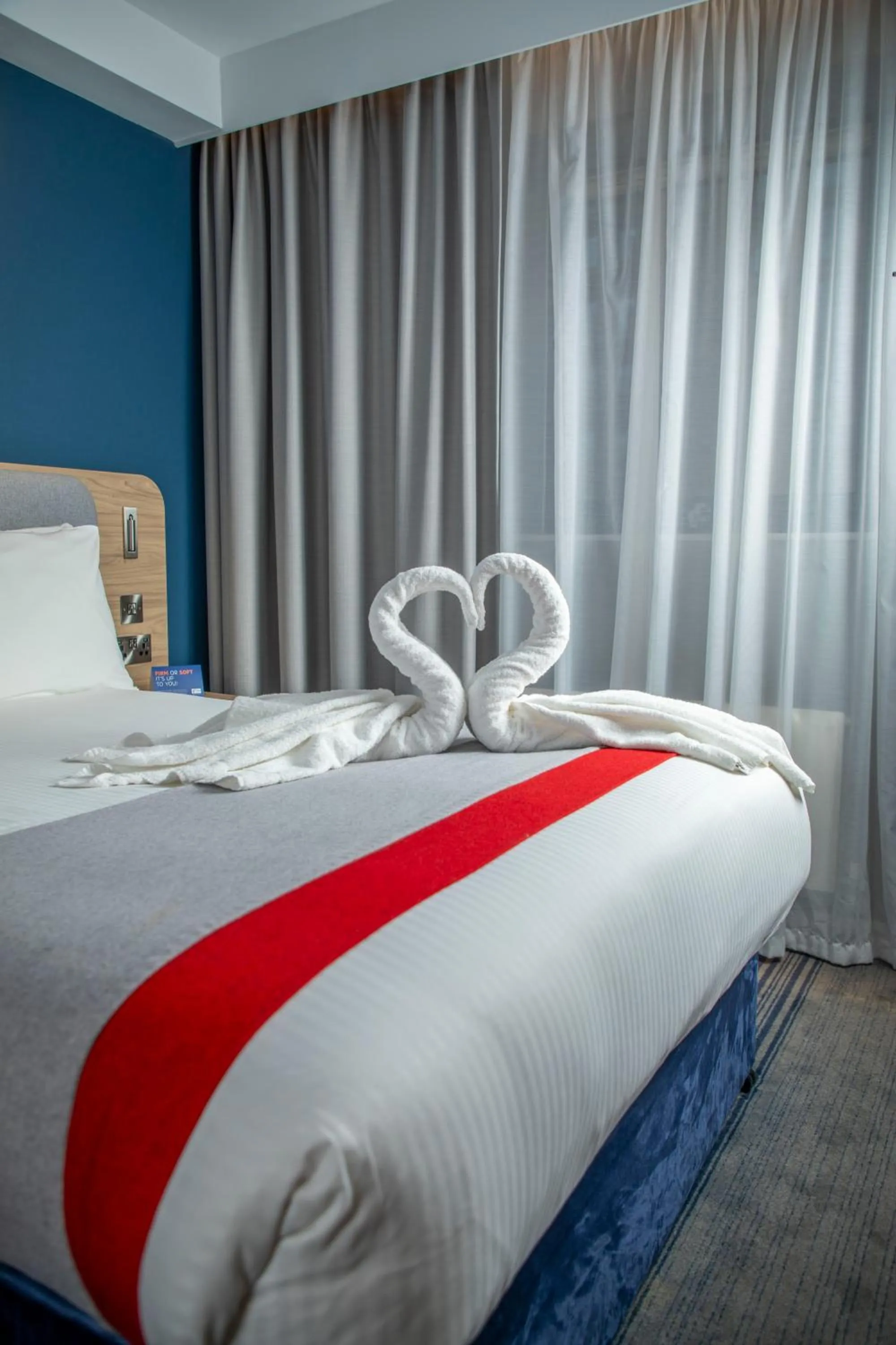 Bed in Holiday Inn Express Royal Docks by IHG