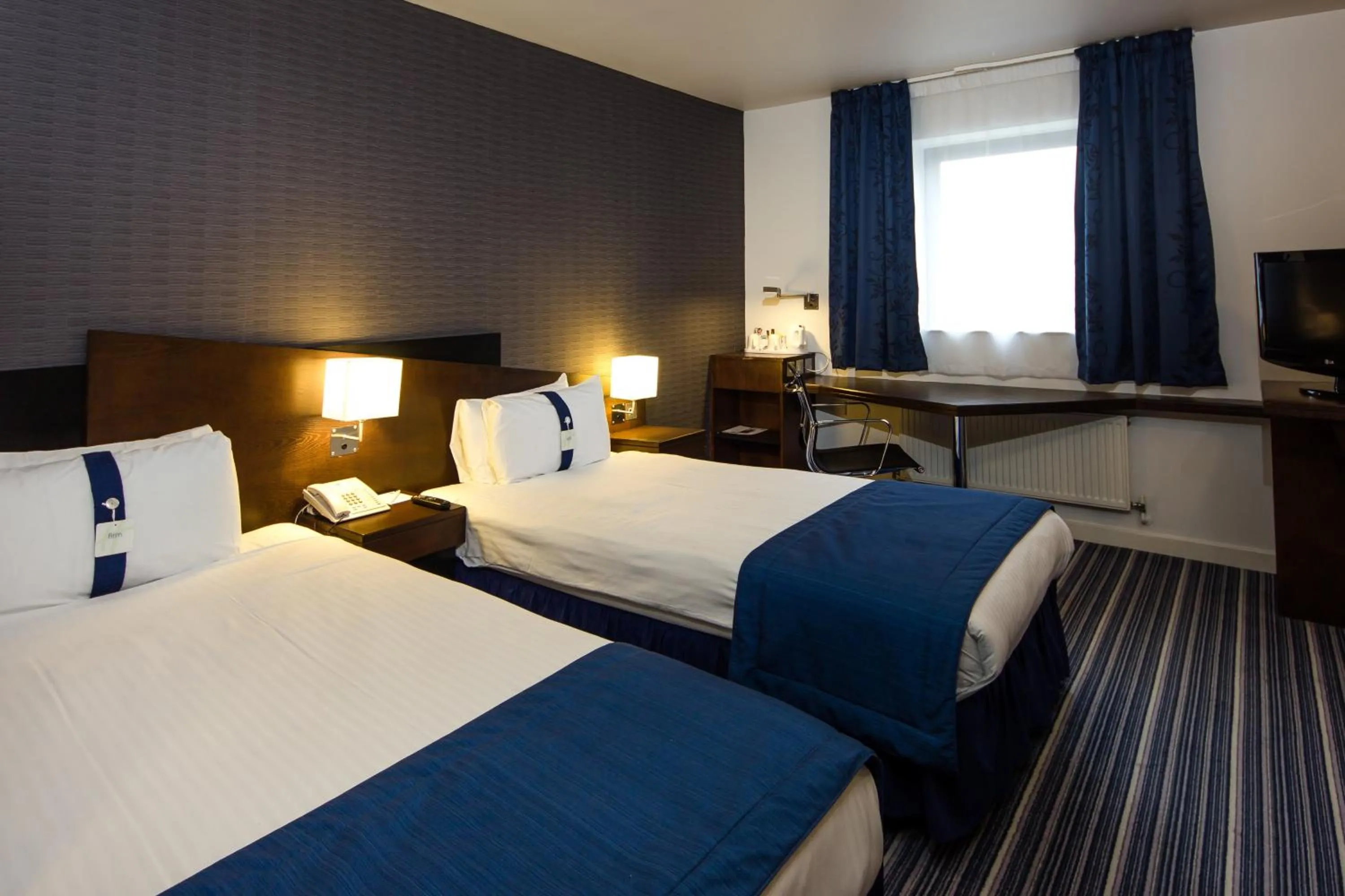 Photo of the whole room, Bed in Holiday Inn Express Royal Docks by IHG
