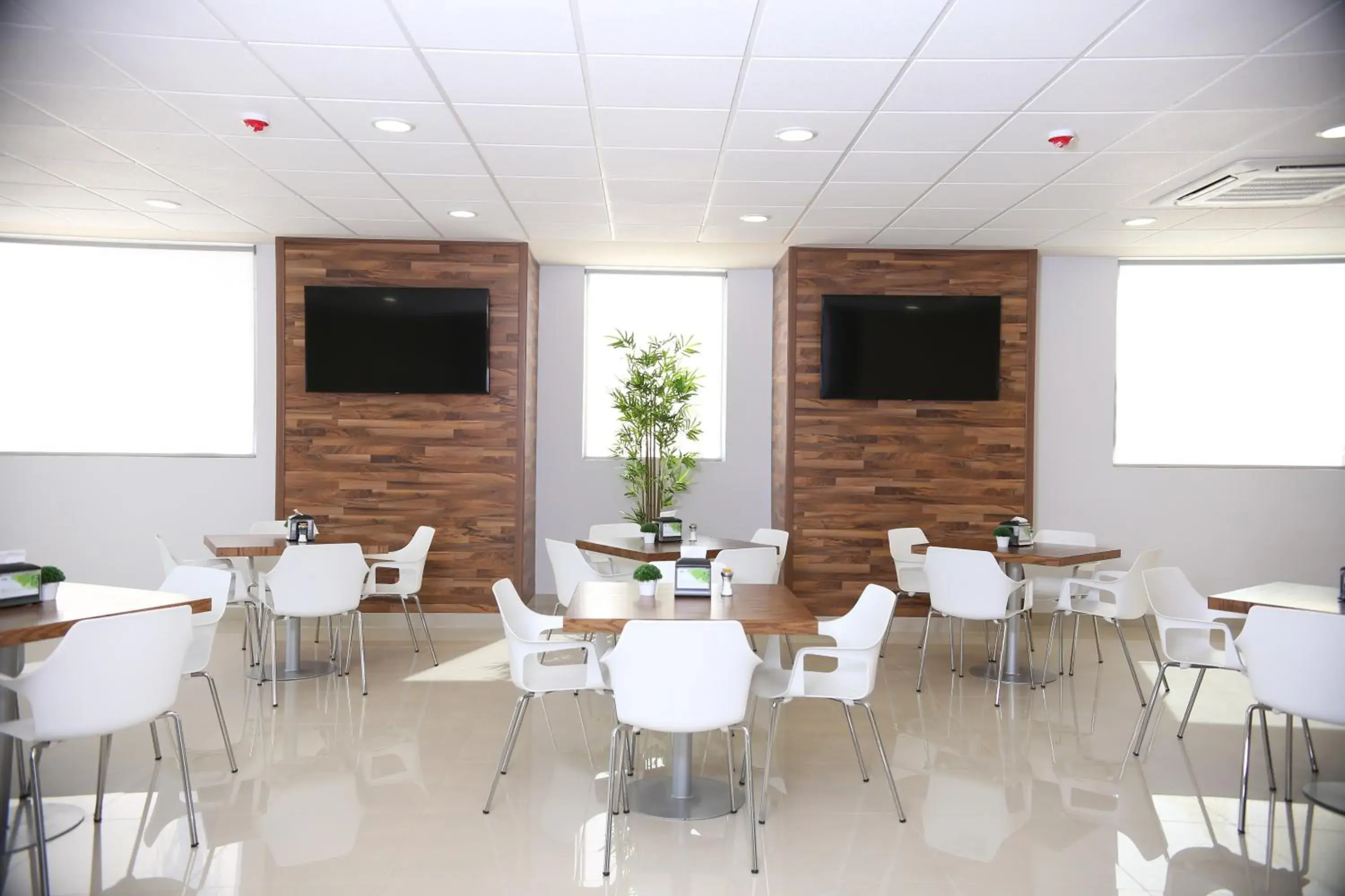 Restaurant/places to eat in Sleep Inn Hermosillo Restaurant/places to eat in Sleep Inn Hermosillo